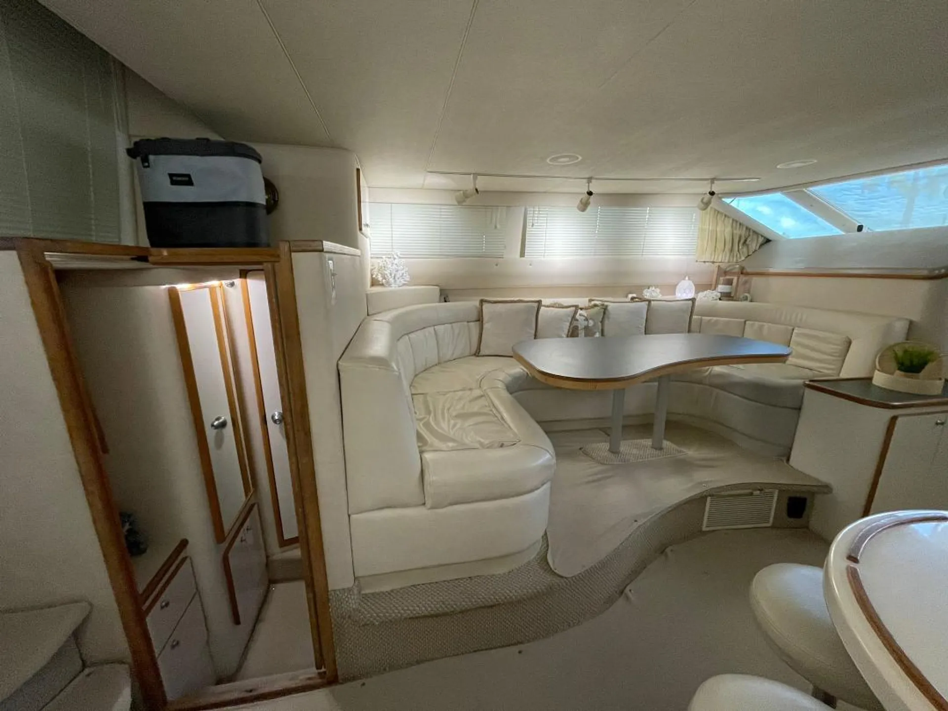 48’ Yacht. $100 OFF WEEKDAYS !!! 👌Great prices... 13 Guests