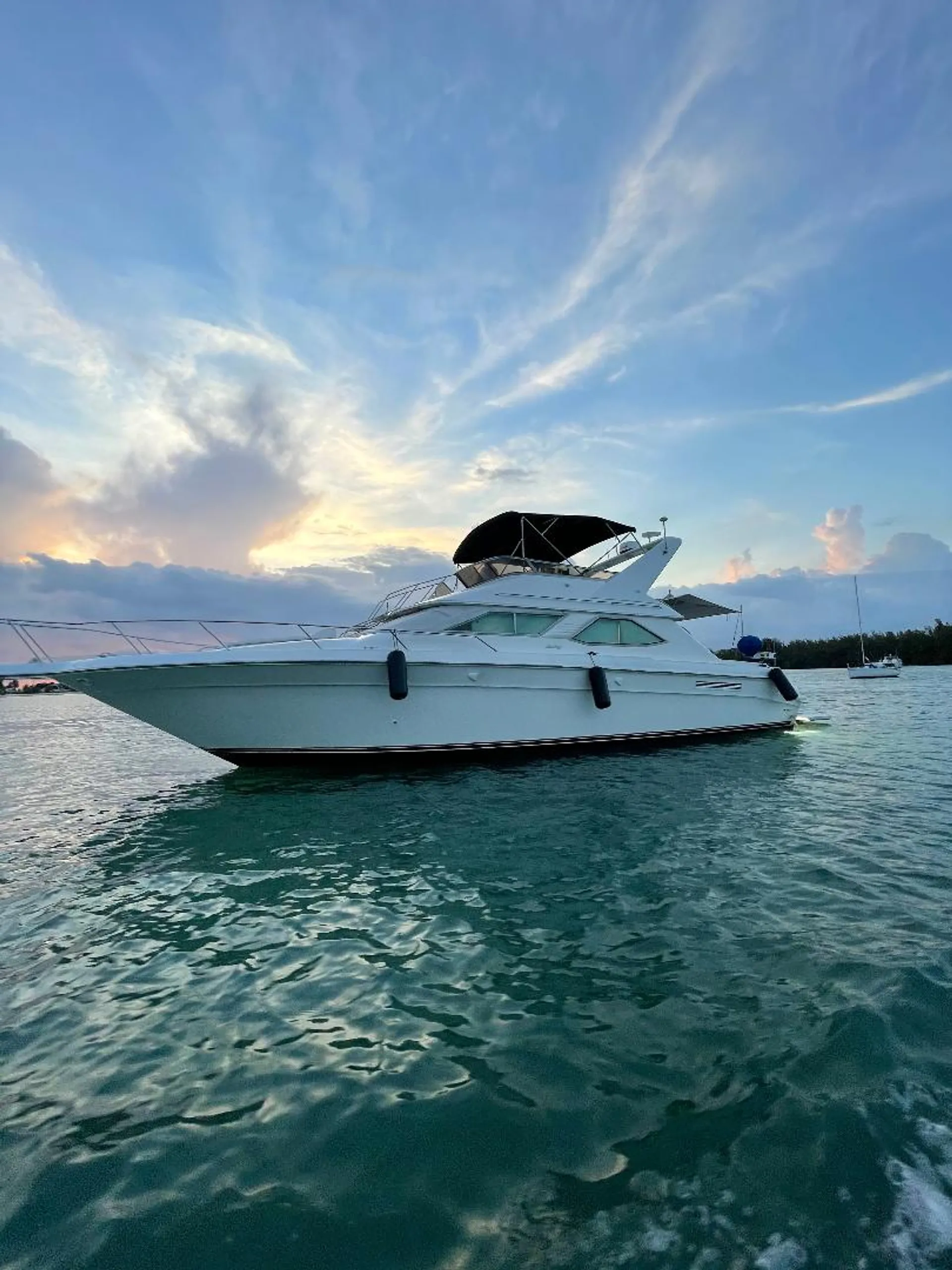 48’ Yacht. $100 OFF WEEKDAYS !!! 👌Great prices... 13 Guests