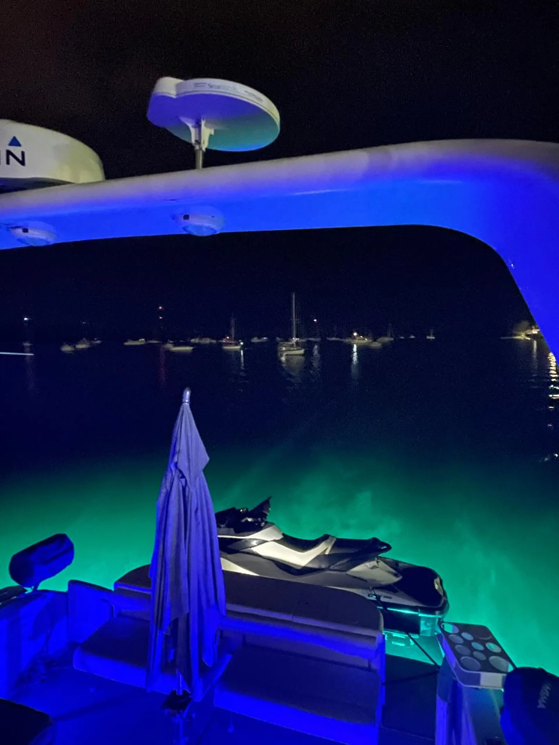 48’ Yacht. $100 OFF WEEKDAYS !!! 👌Great prices... 13 Guests