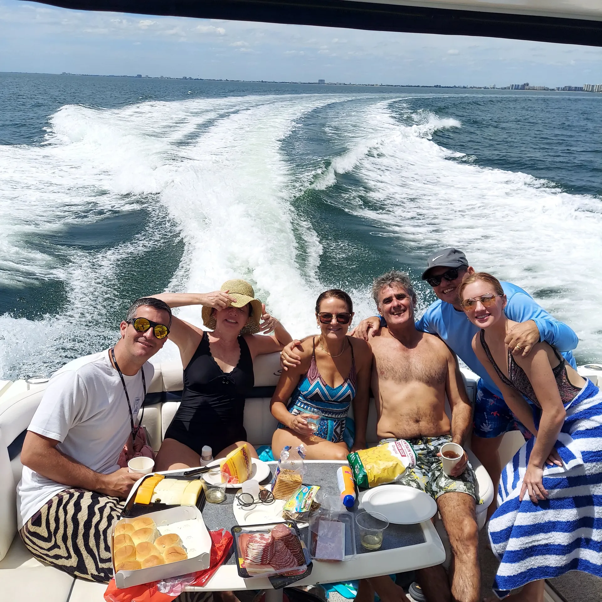 Heaven On The Gulf  - Sleek 40' Searay Sundancer! 