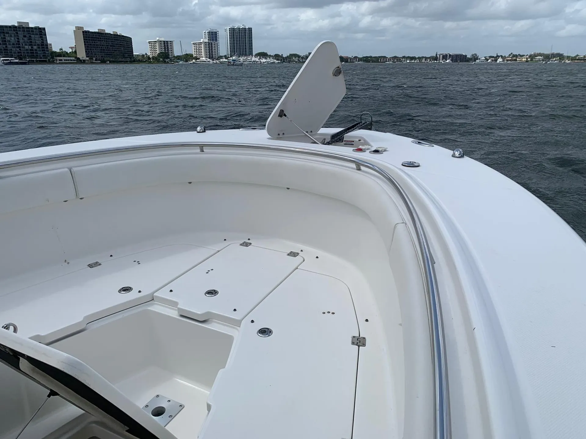 Robalo 300 CC W/2-250 4-S in Riviera Beach, FL — photo 8