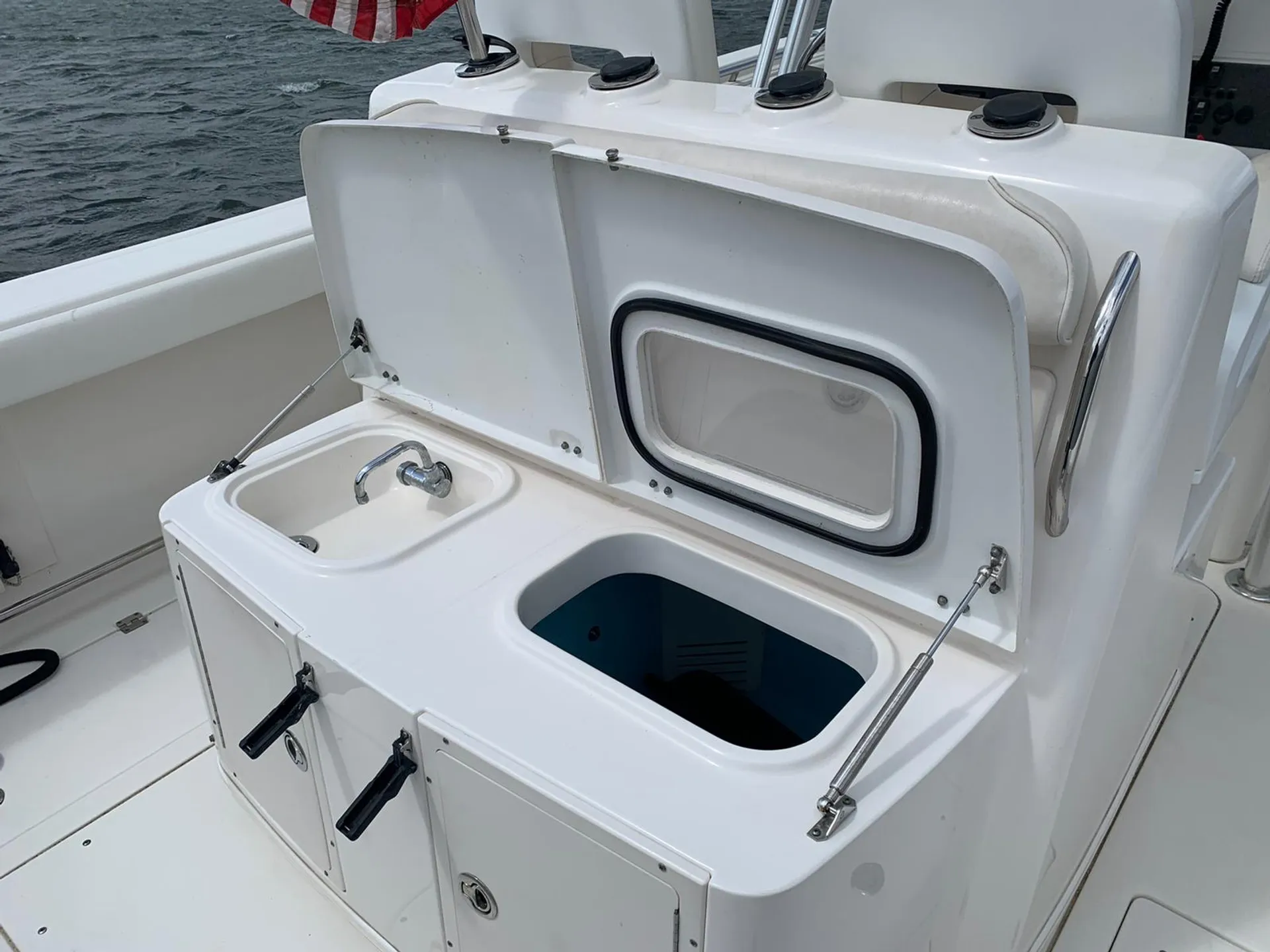 Robalo 300 CC W/2-250 4-S in Riviera Beach, FL — photo 7