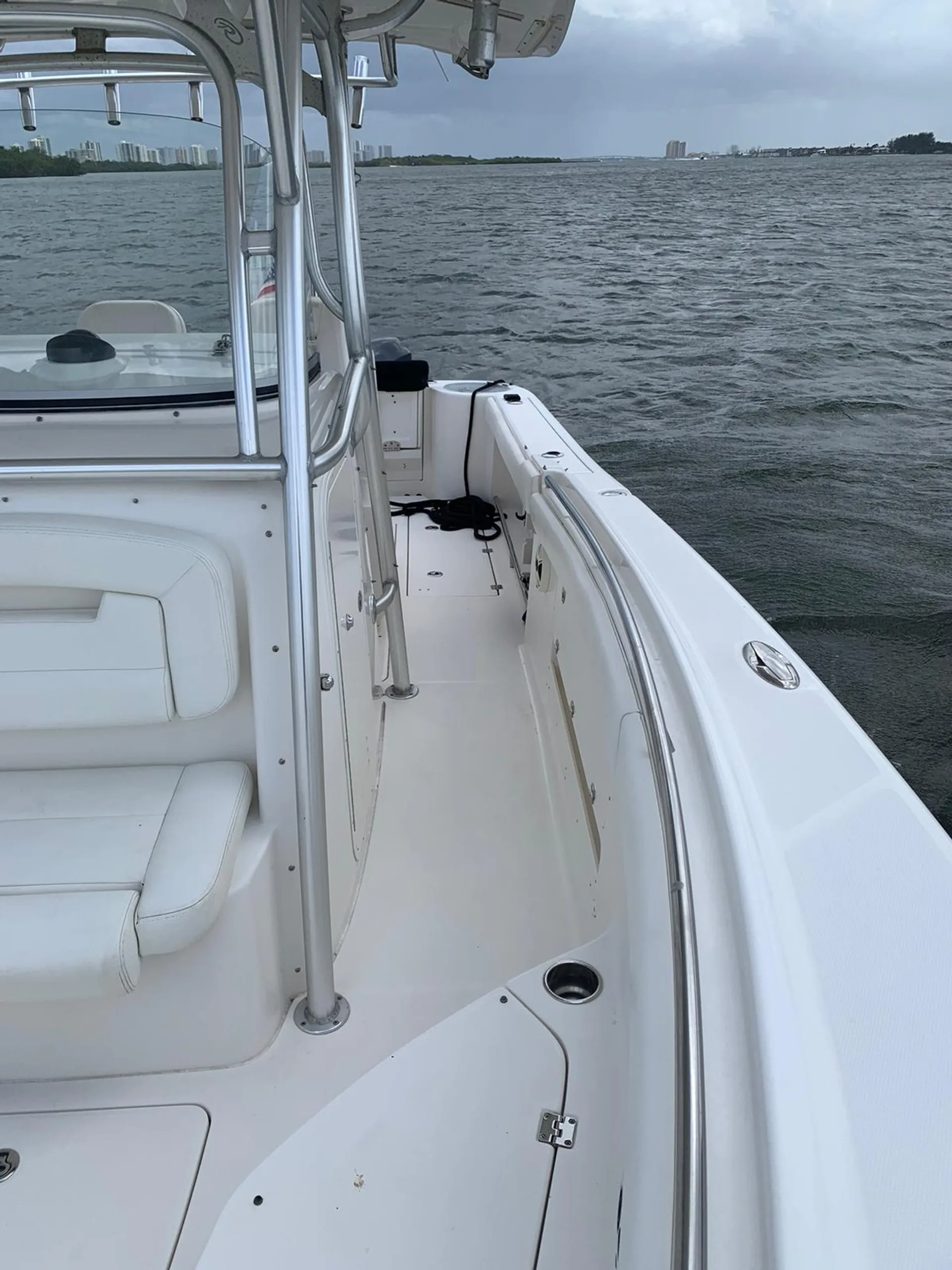 Robalo 300 CC W/2-250 4-S in Riviera Beach, FL — photo 3
