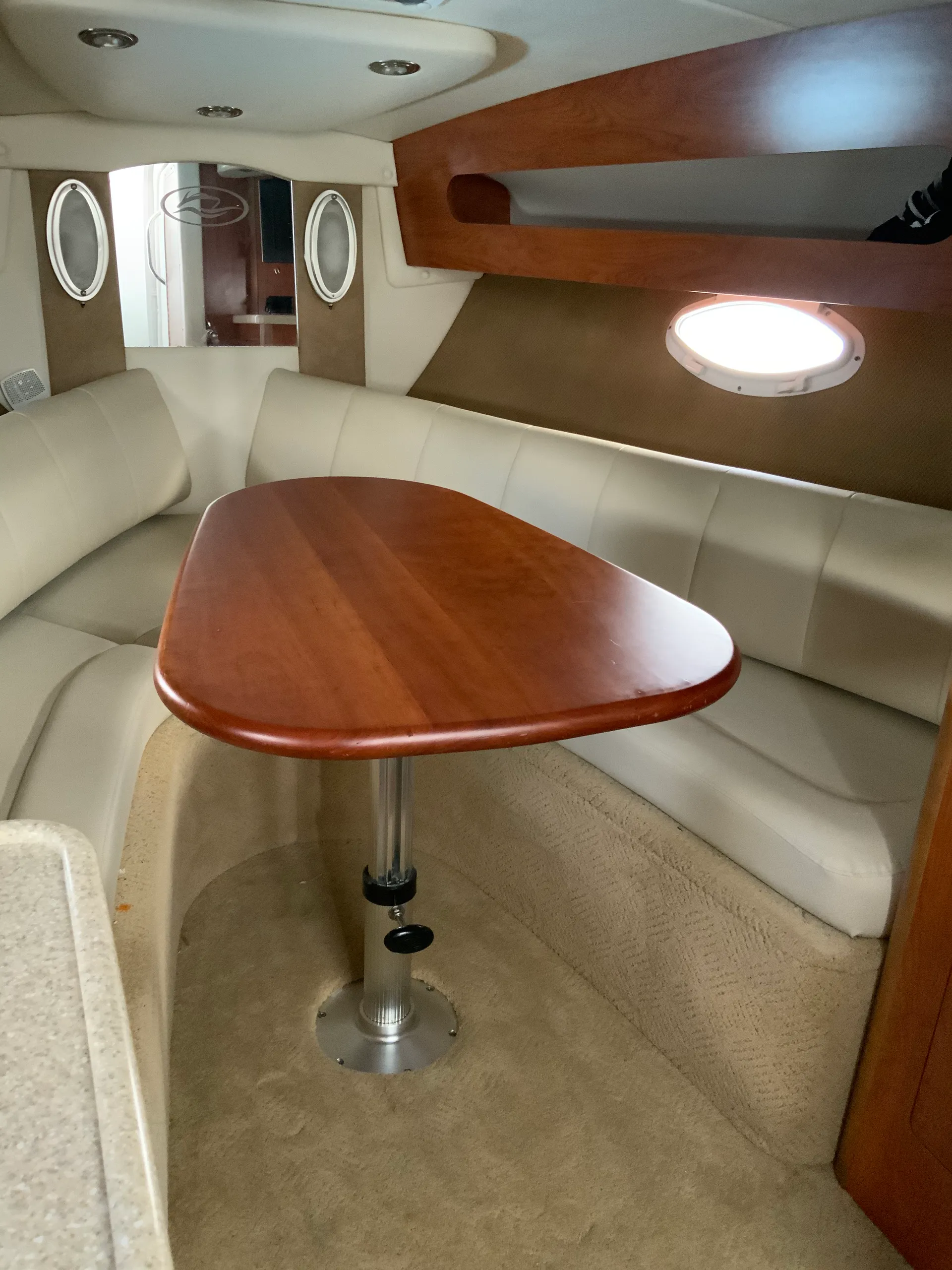 Rinker Boats 280 Express Cruiser in Port Clinton, OH — photo 3