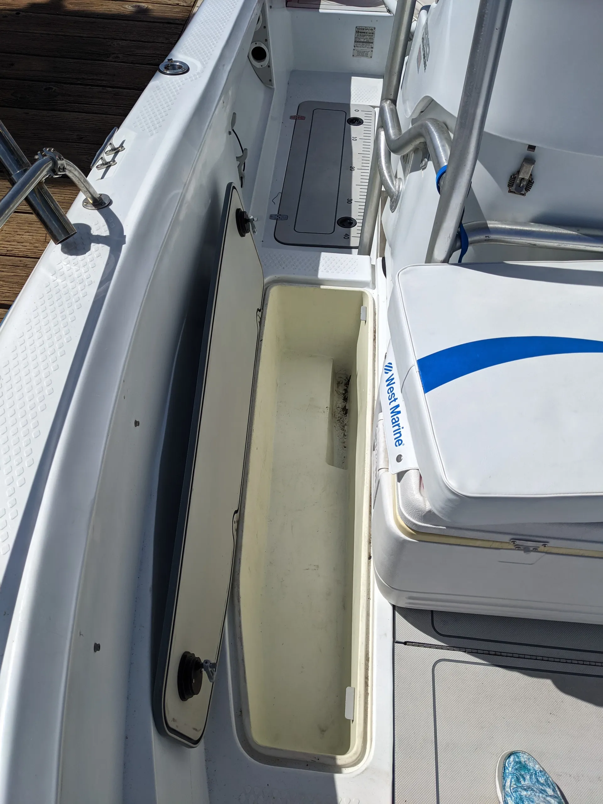 Triumph Boats 210 CC 4-S  in San Diego, CA — photo 9