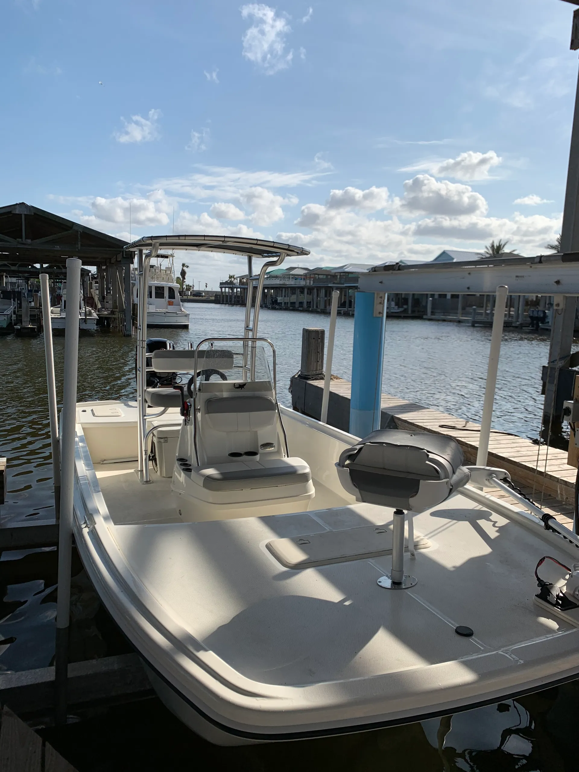 Mako Pro Skiff 19 CC in Port Mansfield, TX — photo 3