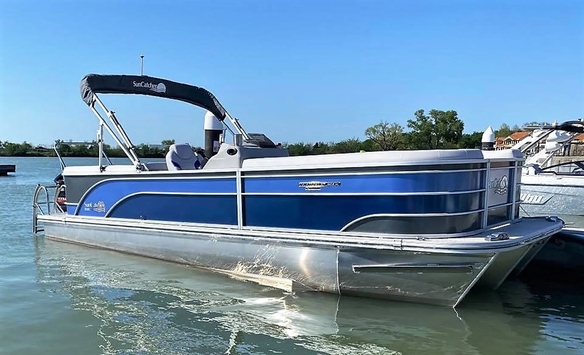 Suncatcher 324 RC in Rockwall, TX