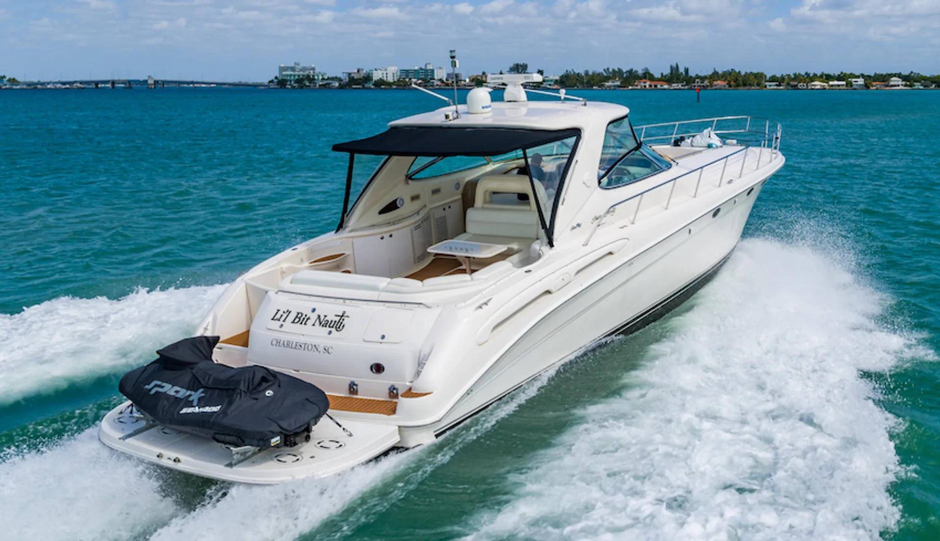 Sea Ray Boats 550 Sundancer in Miami, FL — photo 8