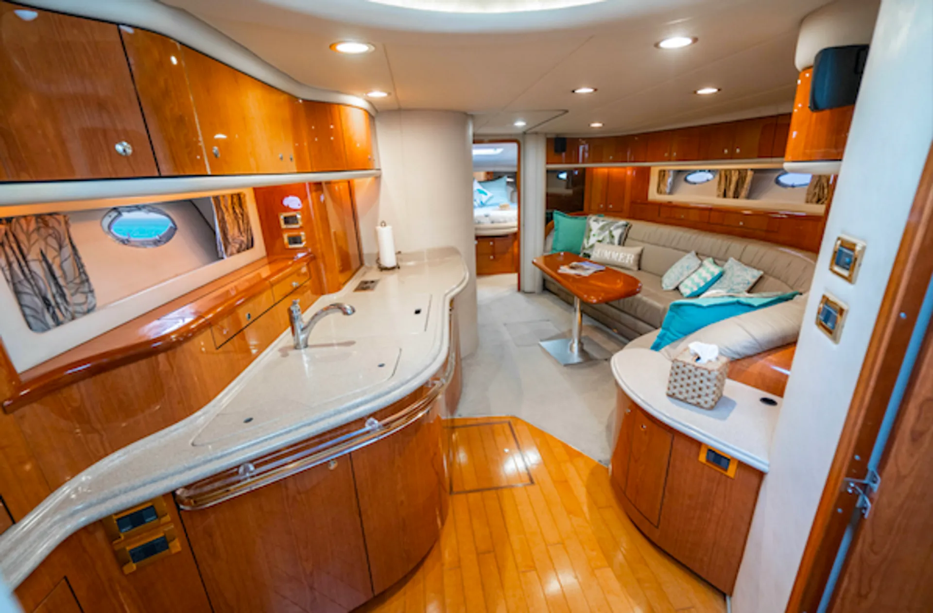 Sea Ray Boats 550 Sundancer in Miami, FL — photo 2