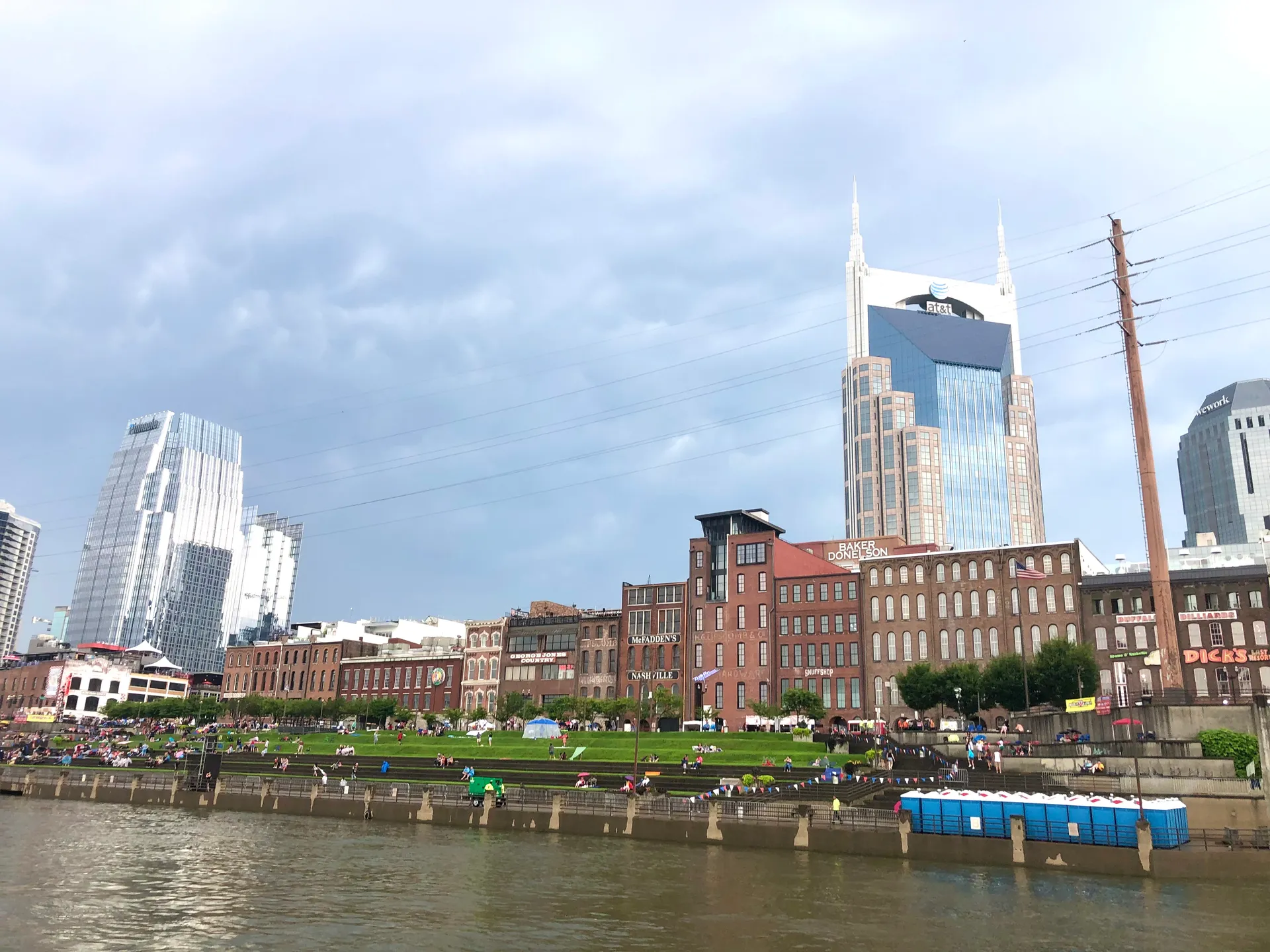 30' Sport Yacht. Come Live the Yacht Life!