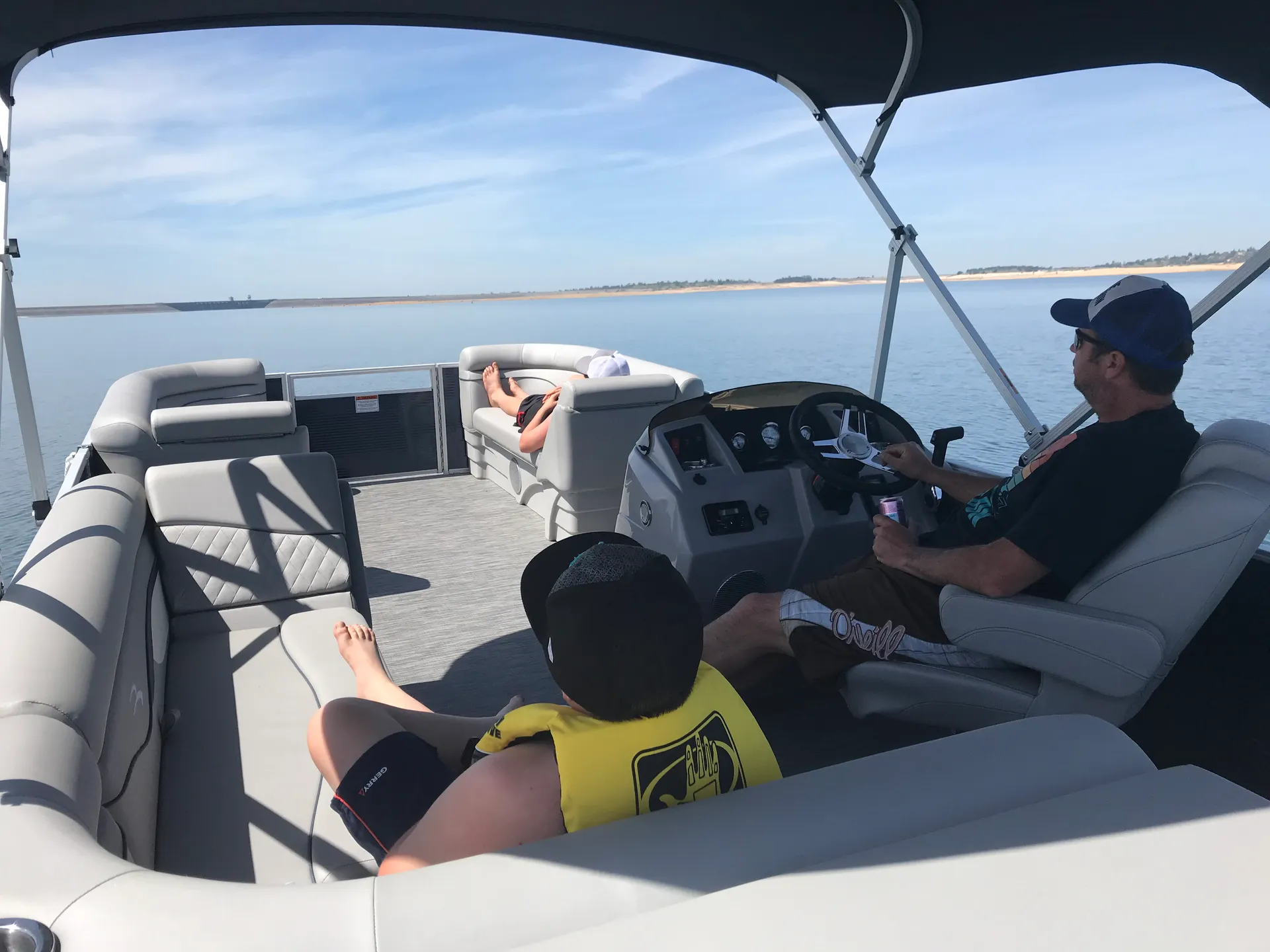 Bennington Family Pontoon 23sl in Tahoe City, CA — photo 2