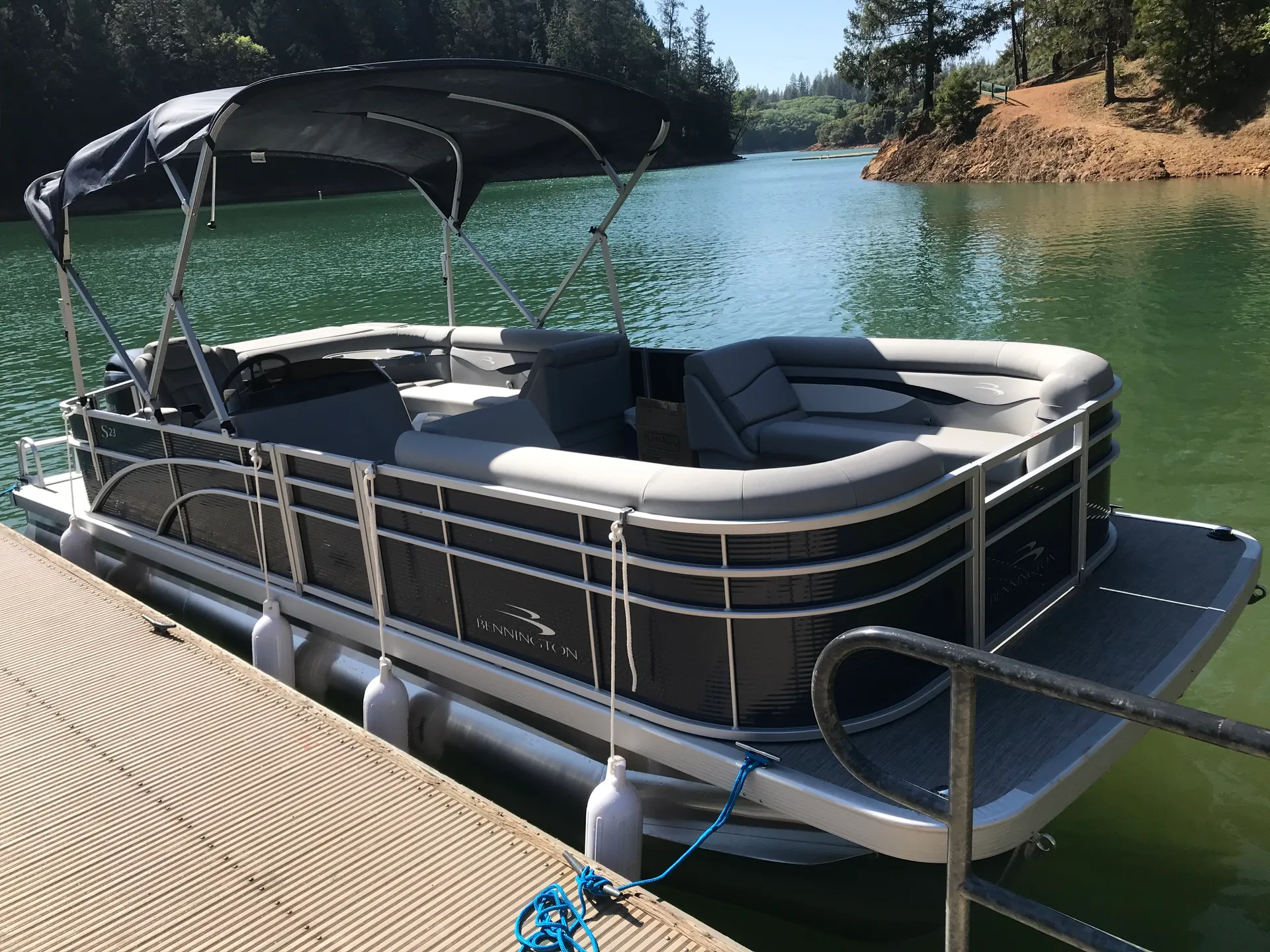 Bennington Family Pontoon 23sl in Tahoe City, CA — photo 7
