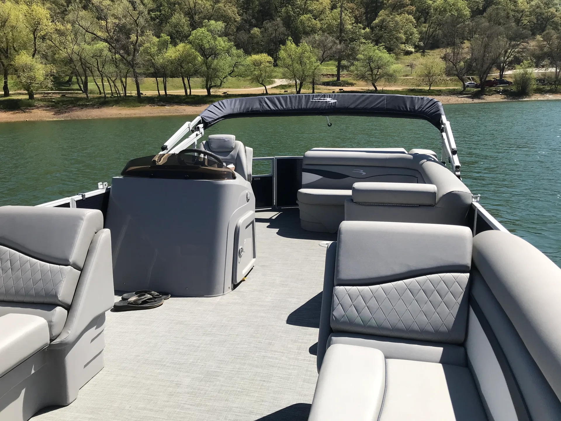 Bennington Family Pontoon 23sl in Tahoe City, CA — photo 9