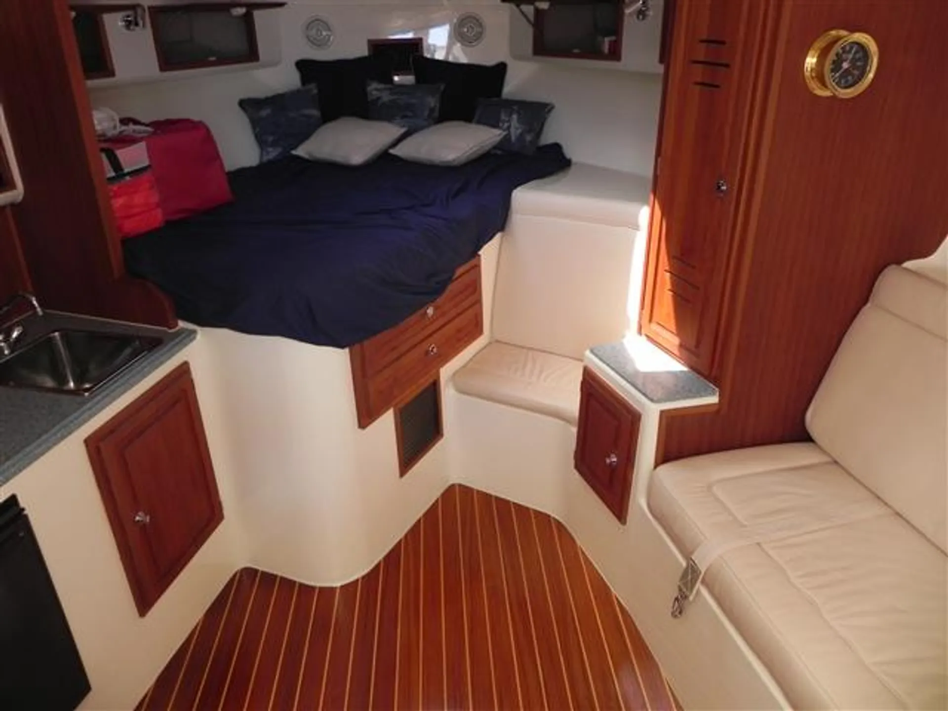 Relaxing cruising around Lake Union