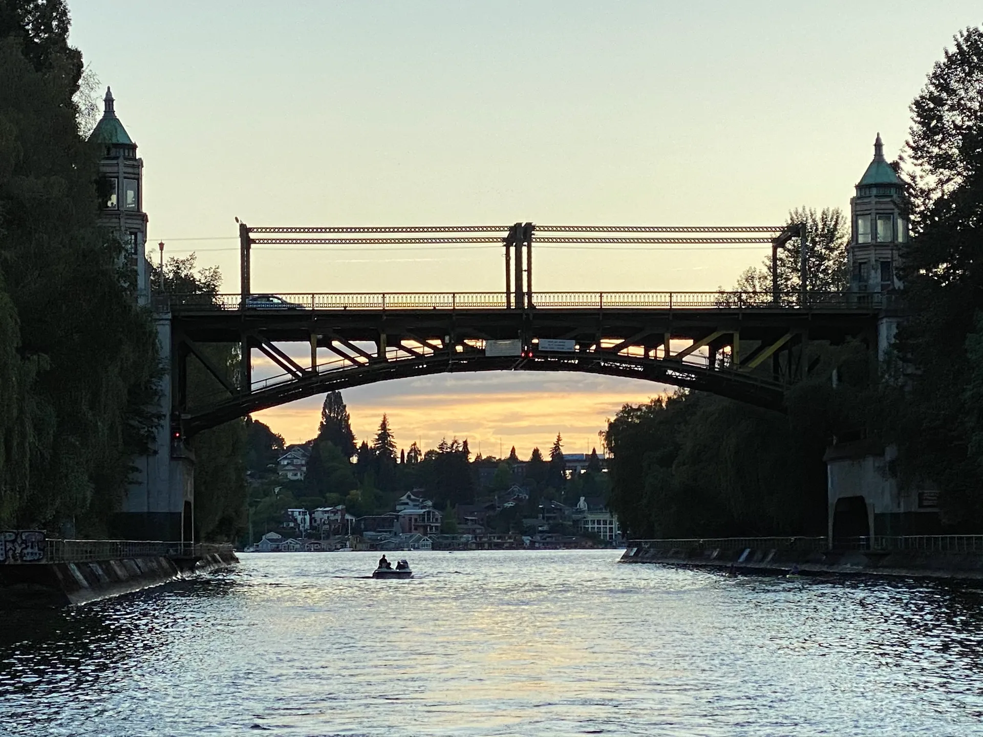 Relaxing cruising around Lake Union