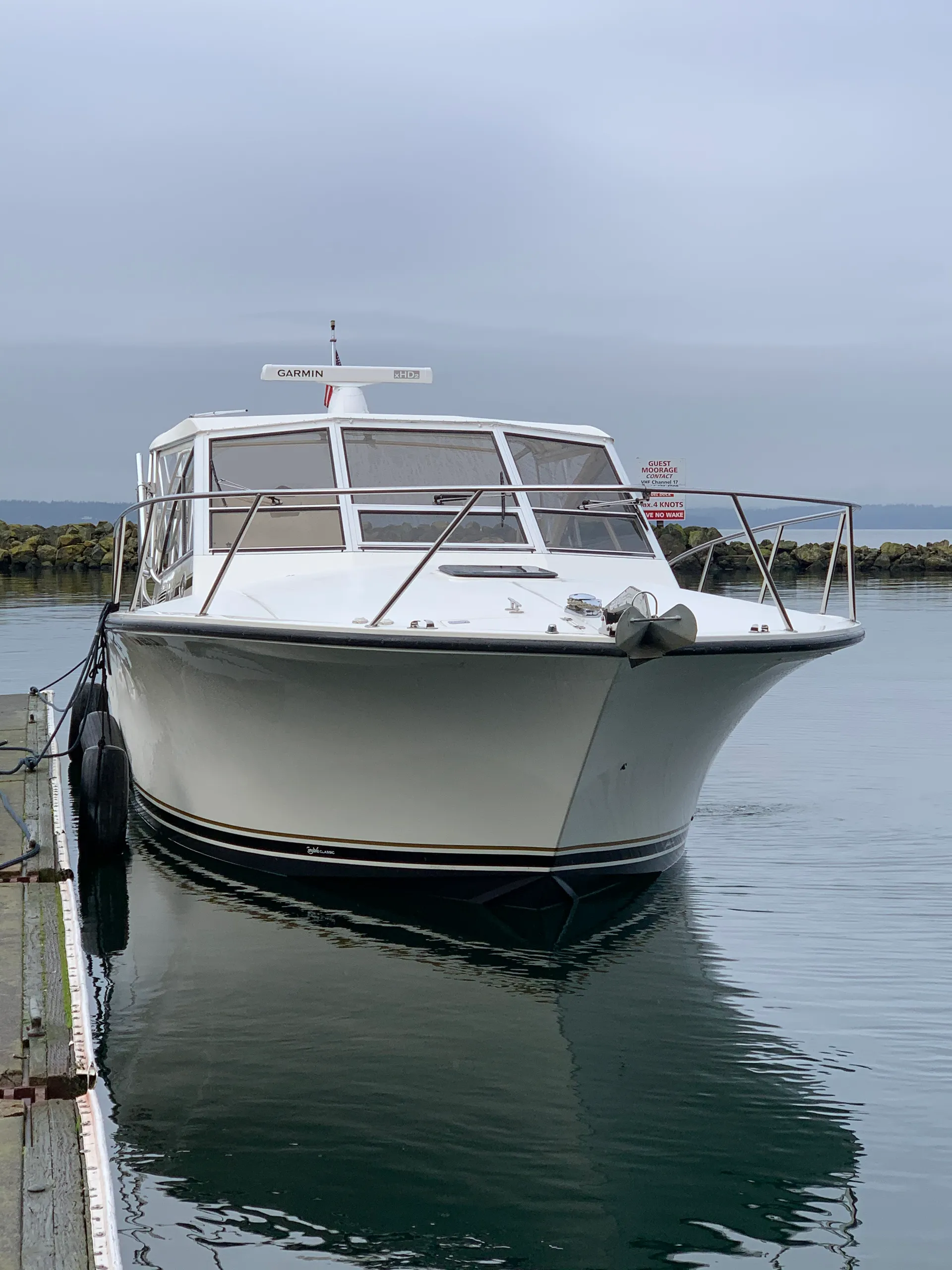 Relaxing cruising around Lake Union