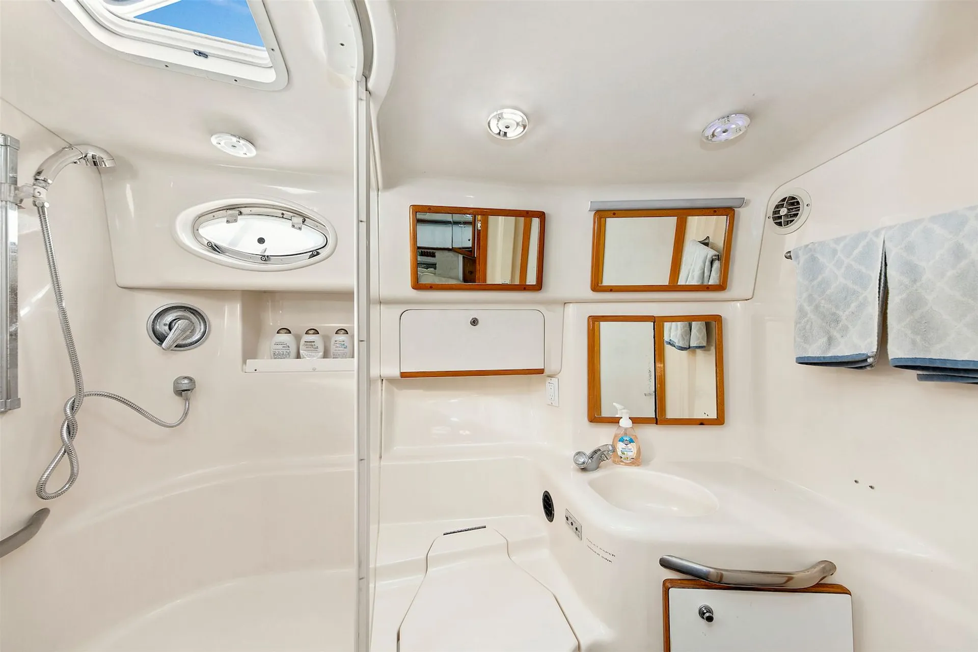 Miss Jen II, 50 ft Party Yacht, huge bow for dancing, 13 passengers