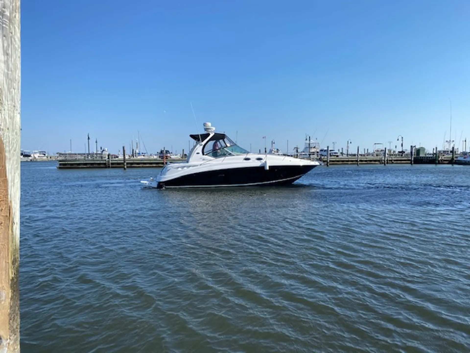 Sea Ray Boats 320 Sundancer in Bay Shore, NY — photo 8