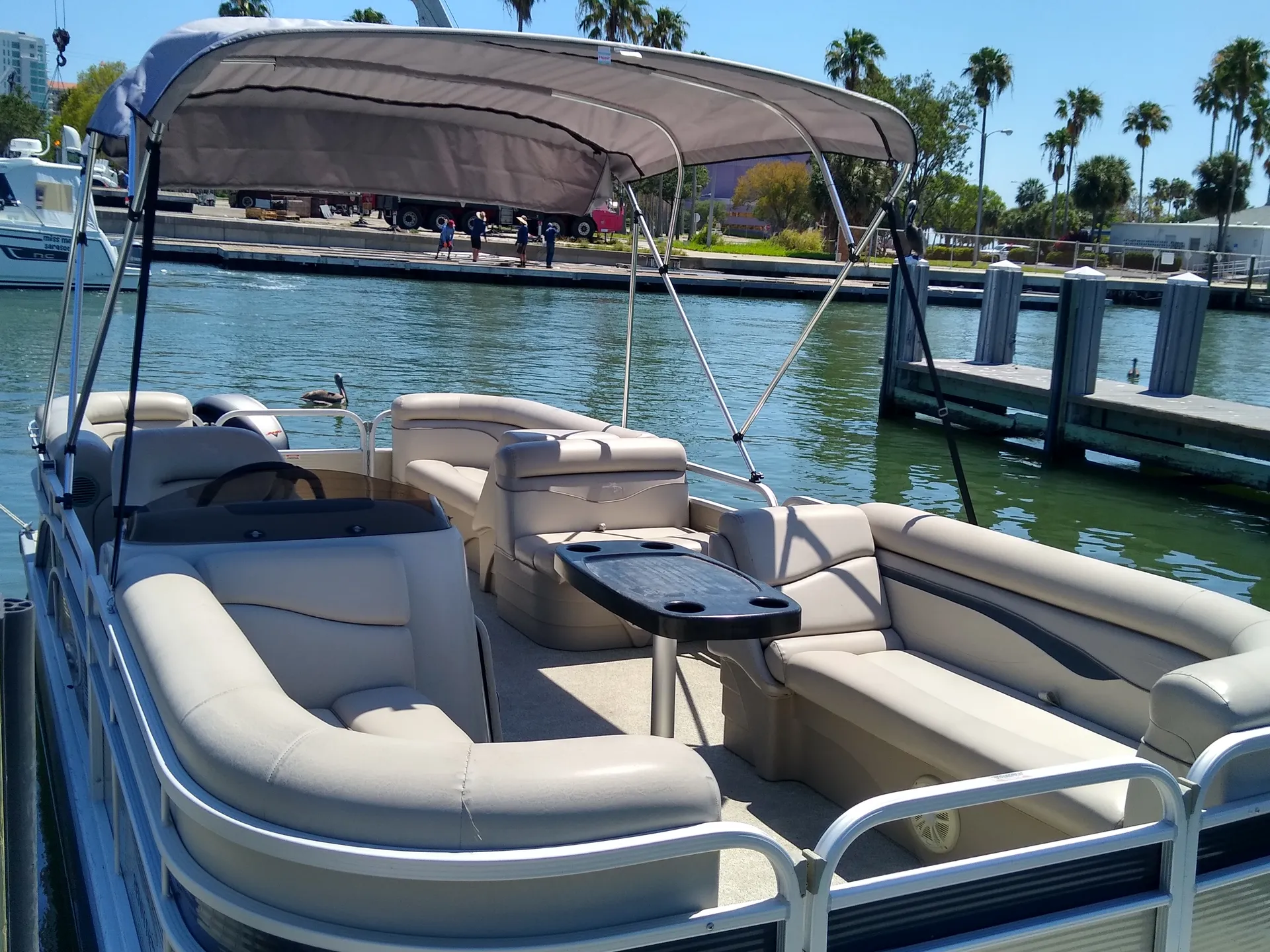 BENNINGTON MARINE 2250GBR in Sarasota, FL — photo 2