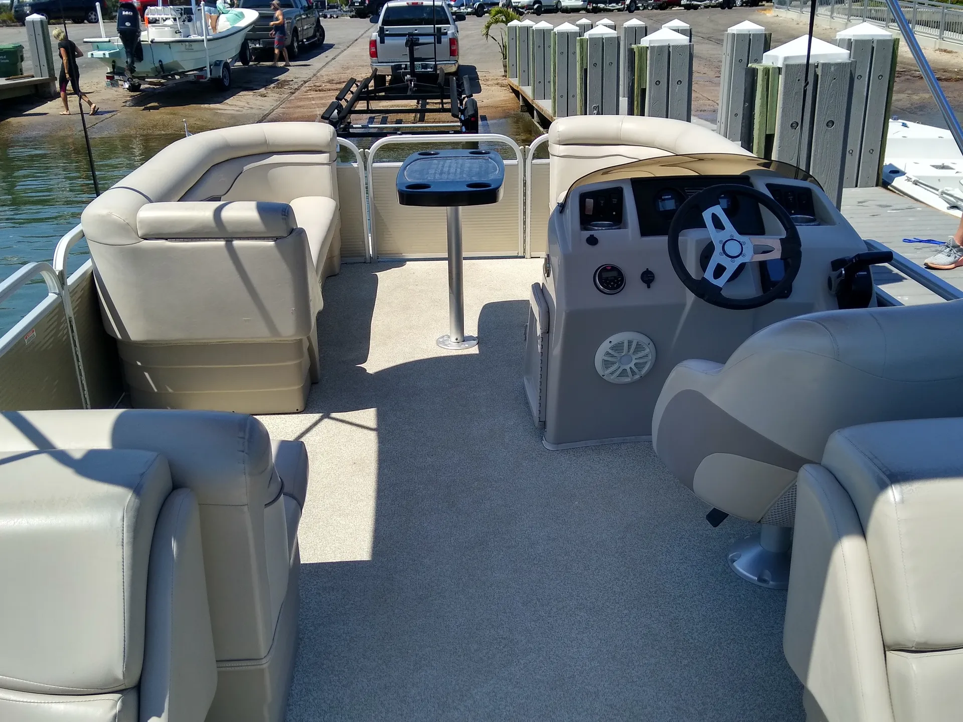 BENNINGTON MARINE 2250GBR in Sarasota, FL — photo 3