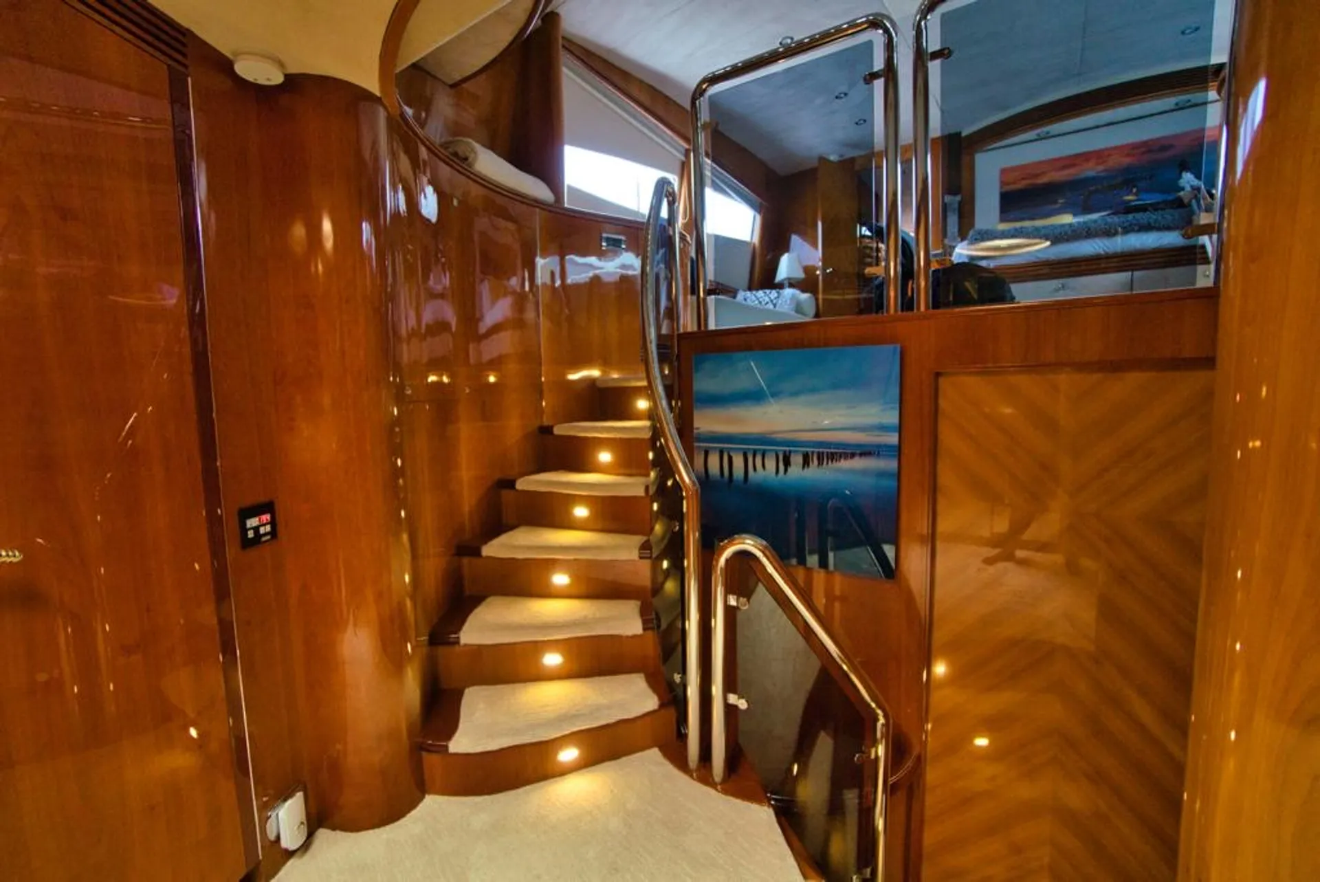 Superyacht Sunseeker 105' Bahamas Charter