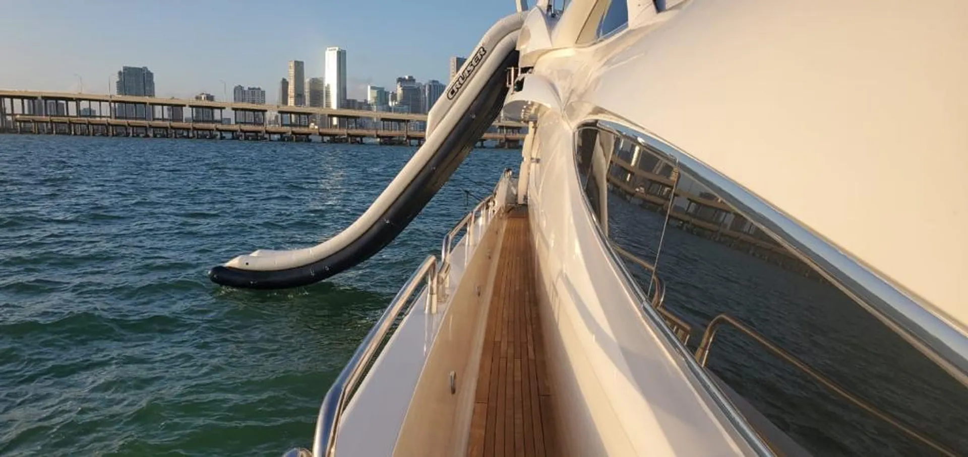 Superyacht Sunseeker 105' Bahamas Charter