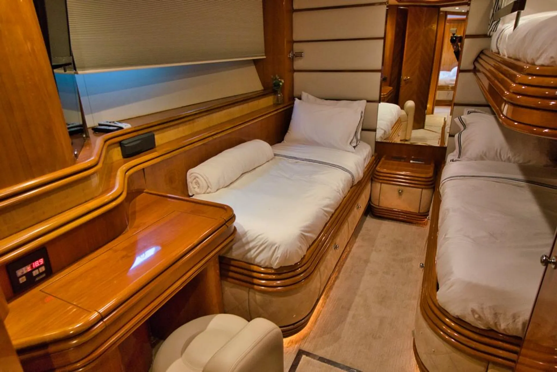 Superyacht Sunseeker 105' Bahamas Charter