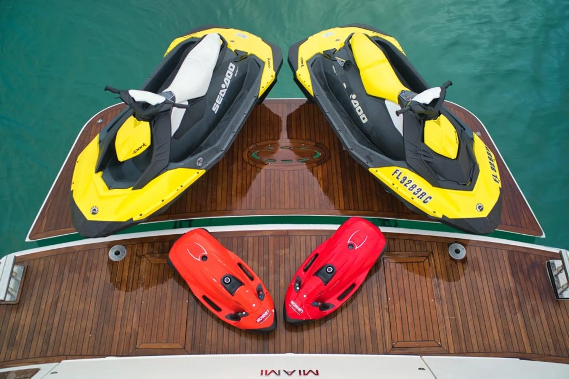 Superyacht Sunseeker 105' Bahamas Charter