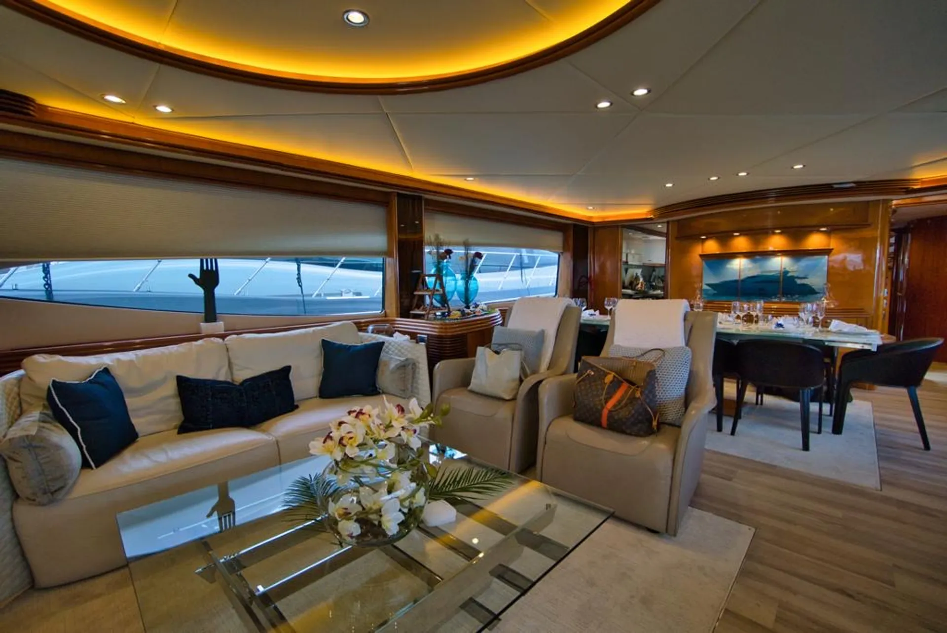 Superyacht Sunseeker 105' Bahamas Charter