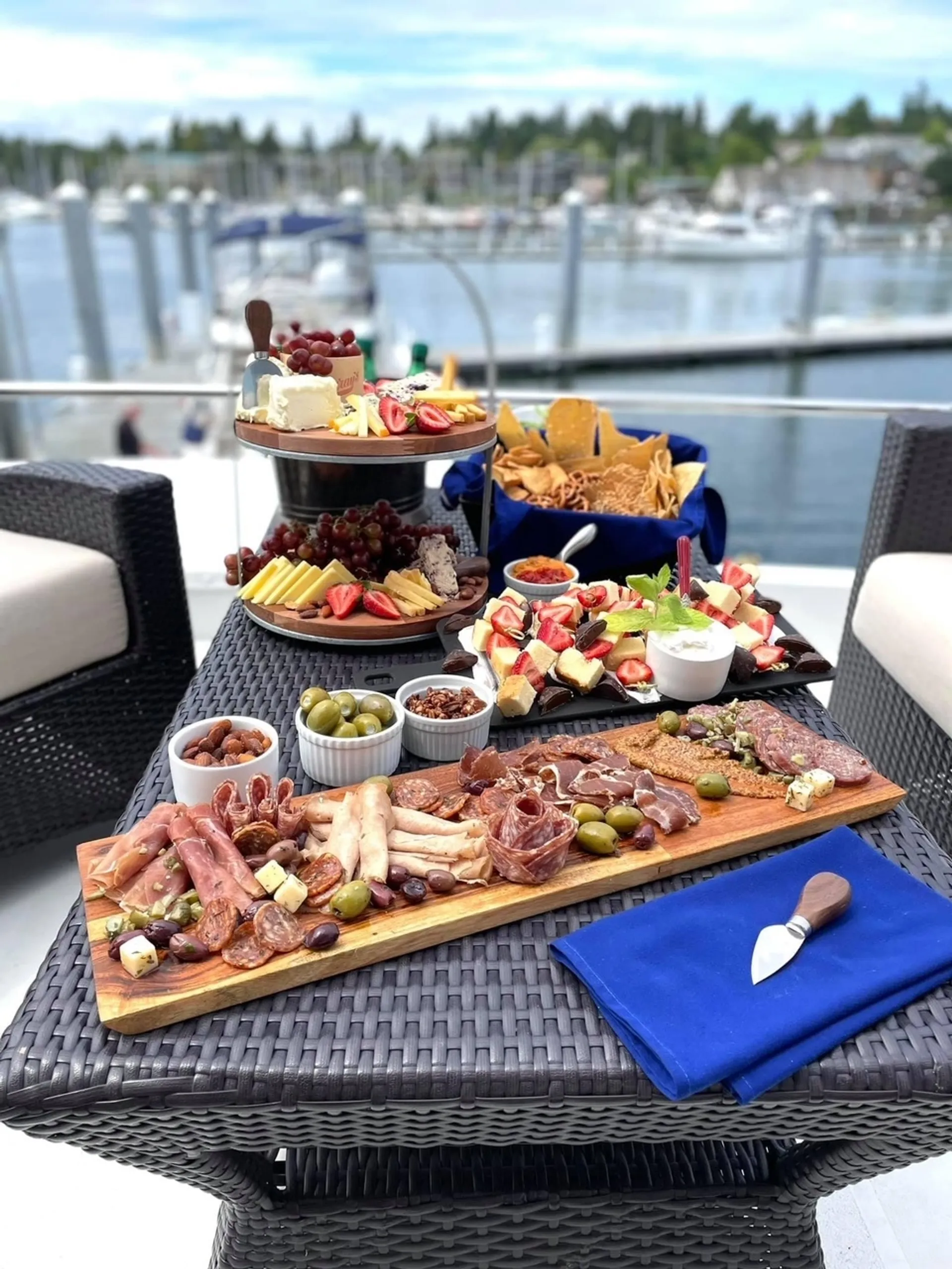 Luxury 67' yacht $100/hr off, Seattle, San Juans, Sailgate 13 guests 