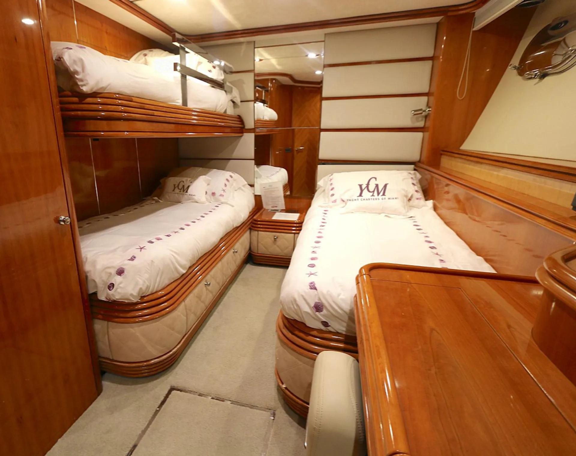 Superyacht Sunseeker 105' Bahamas Charter