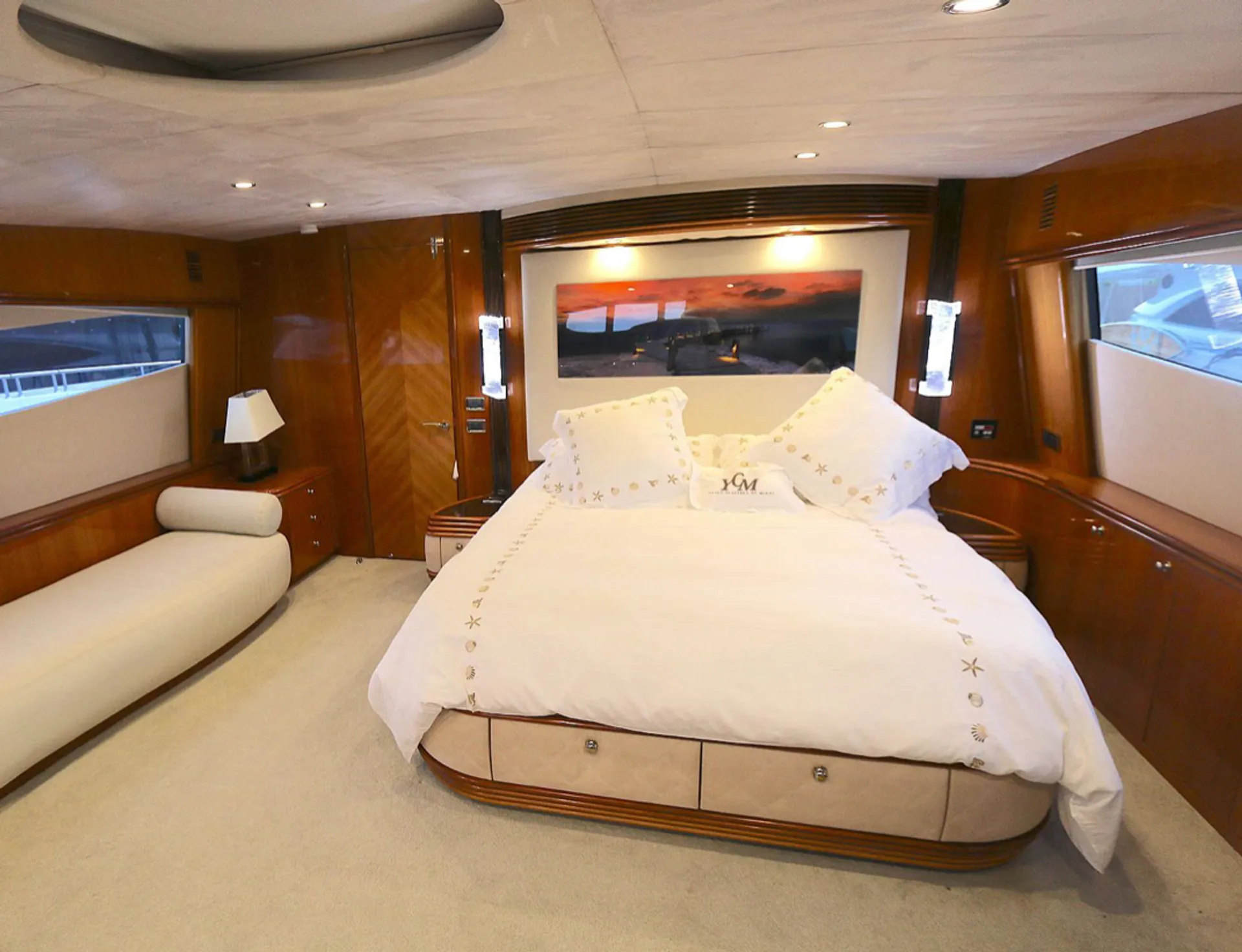 Superyacht Sunseeker 105' Bahamas Charter