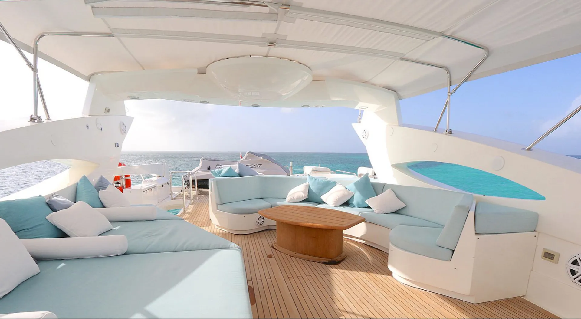 Superyacht Sunseeker 105' Bahamas Charter