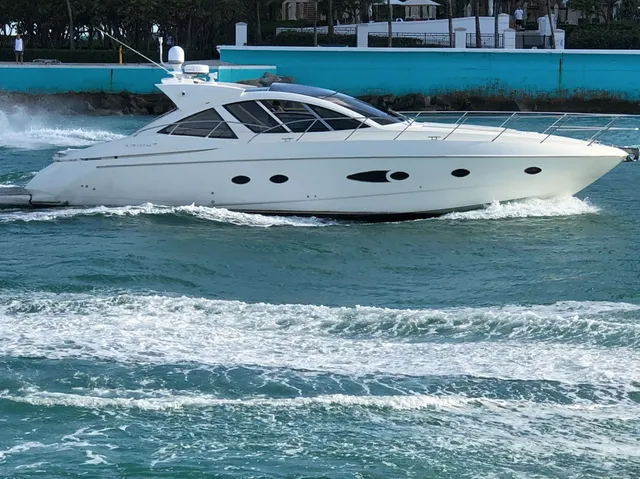 Rent a Azimut motor yacht in Fort Lauderdale, FL near me