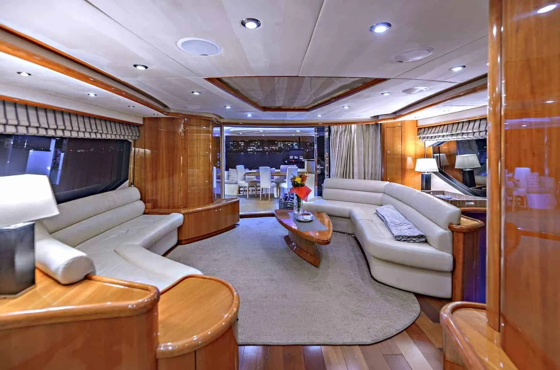 85' SUNSEEKER LUXURY YACHT in the Hamptons