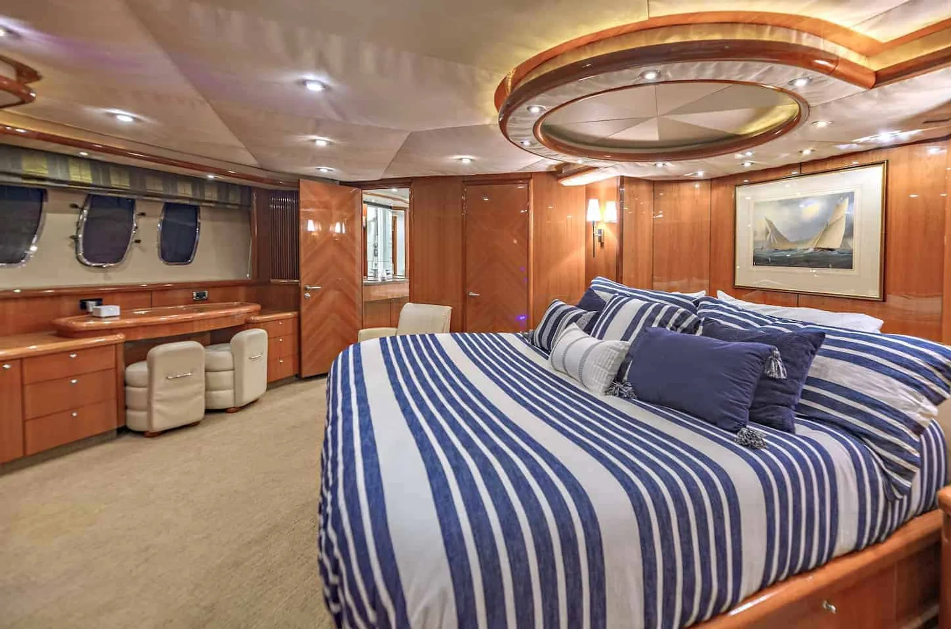 85' SUNSEEKER LUXURY YACHT in the Hamptons