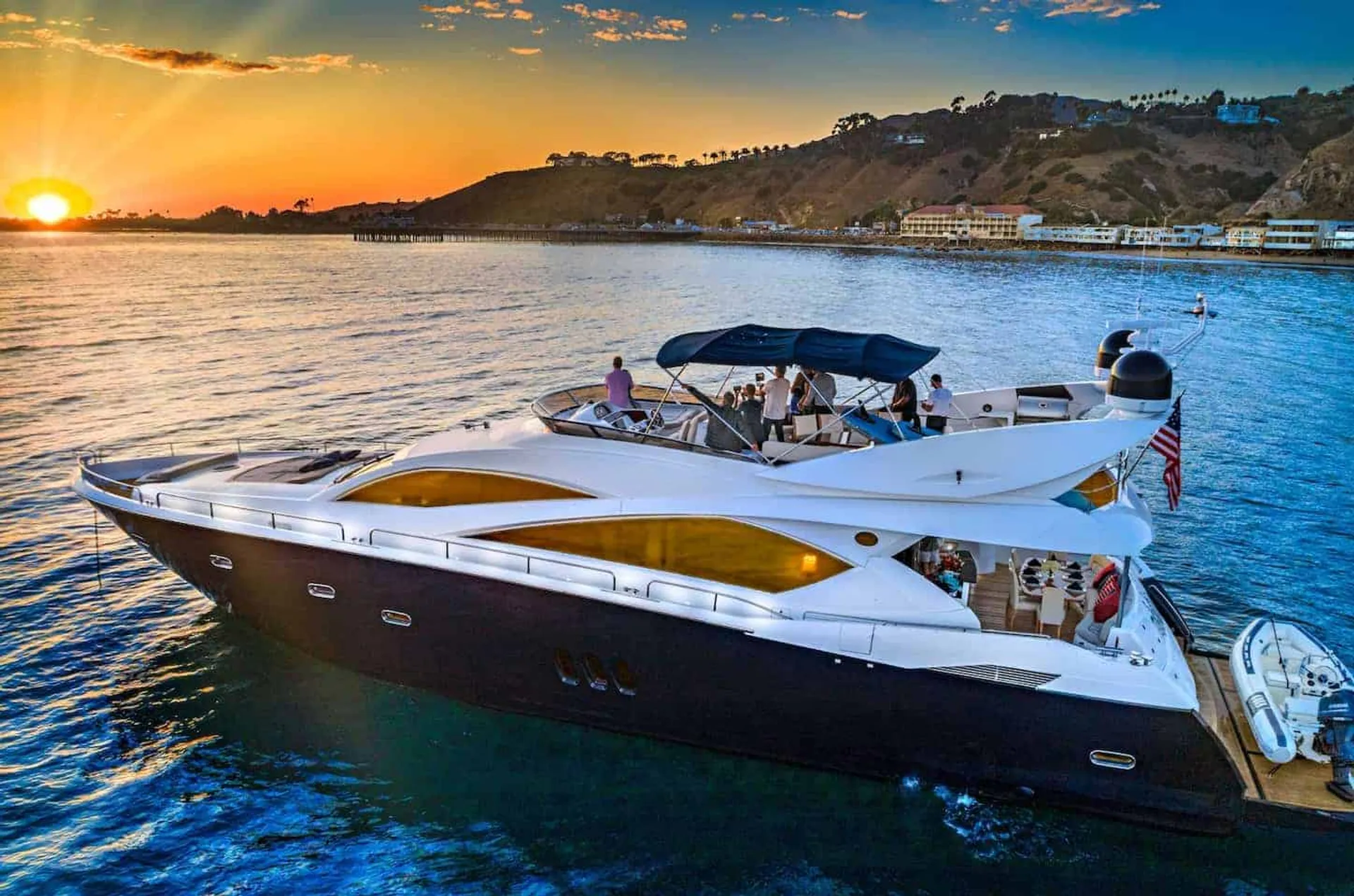 85' SUNSEEKER LUXURY YACHT in the Hamptons