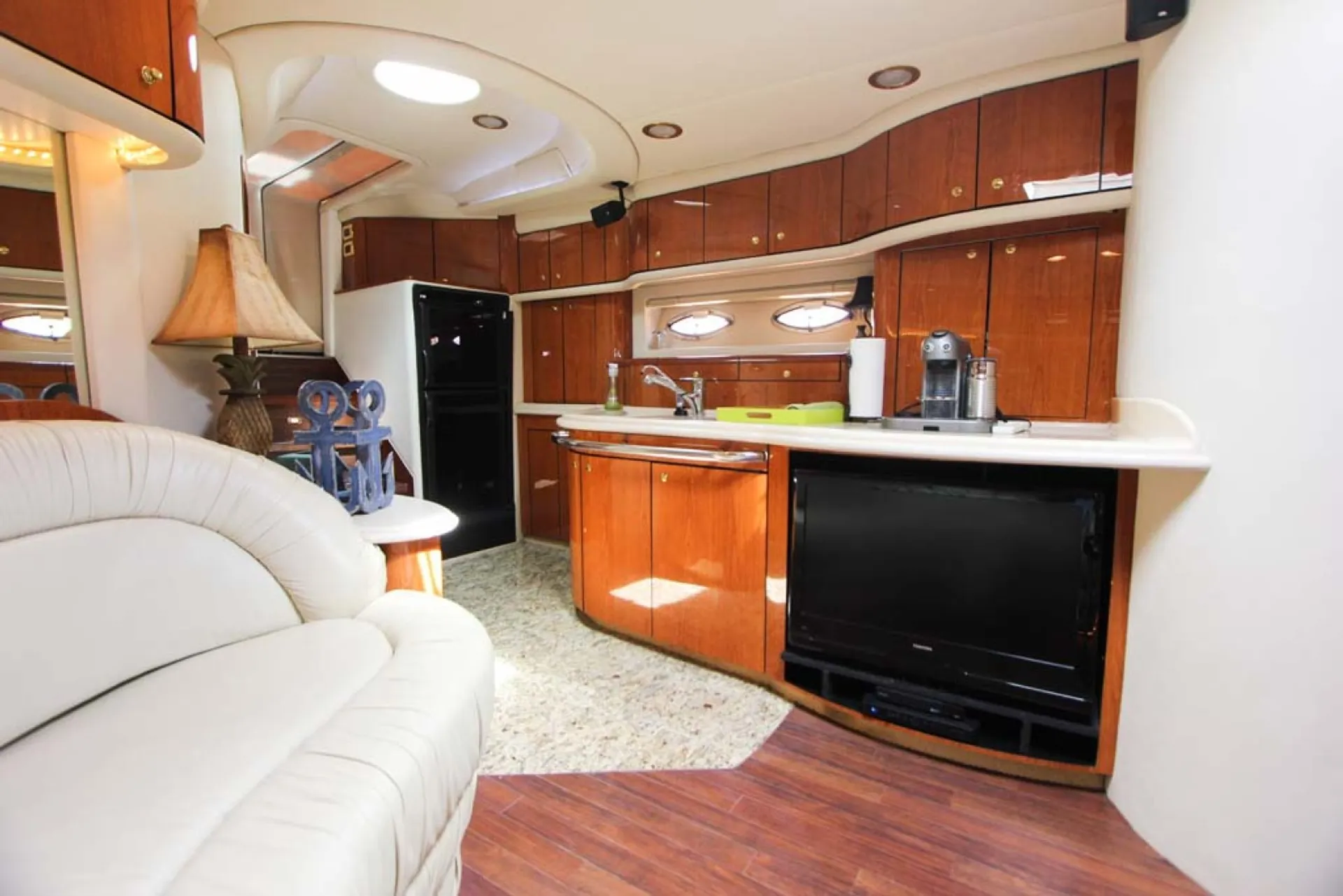 Sea Ray Boats Sundancer in Miami Beach, FL — photo 4