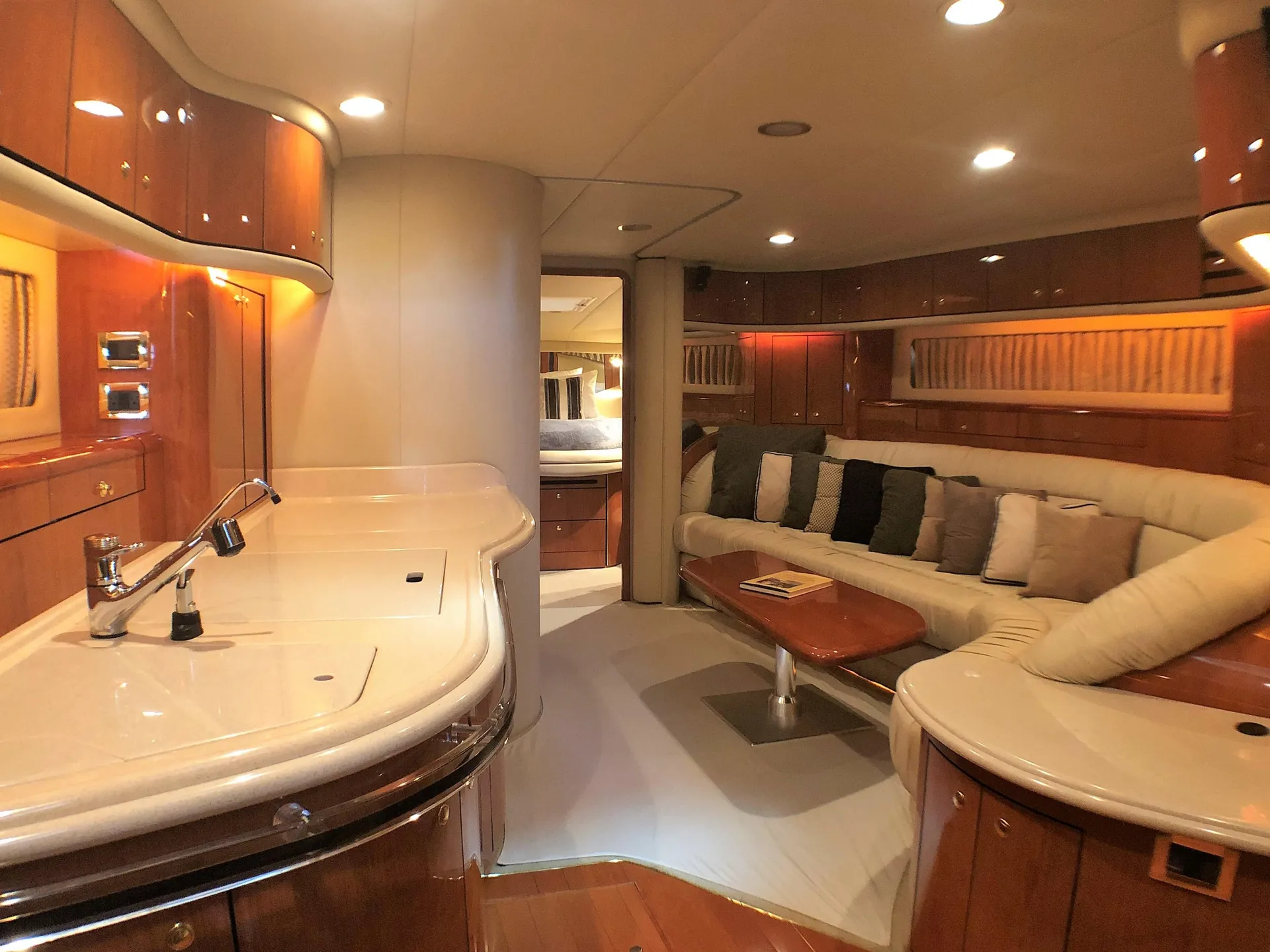 Sea Ray Boats Sundancer in Miami Beach, FL — photo 6