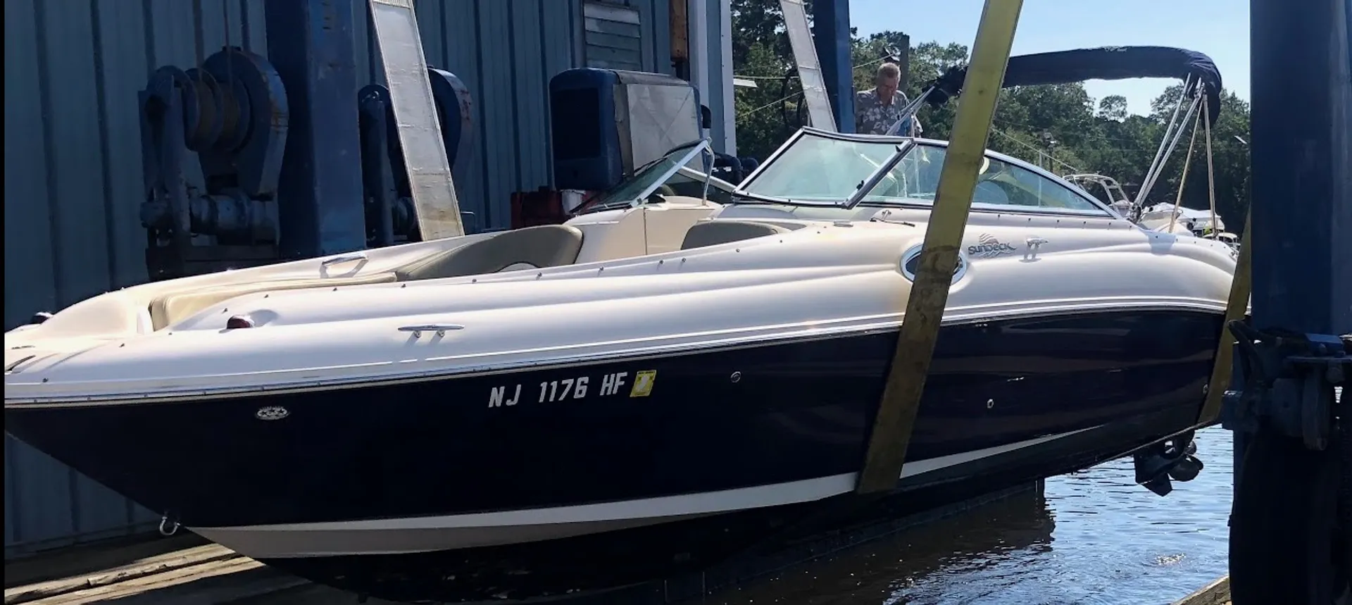 Sea Ray Boats 240 Sundeck in Point Pleasant, NJ — photo 8