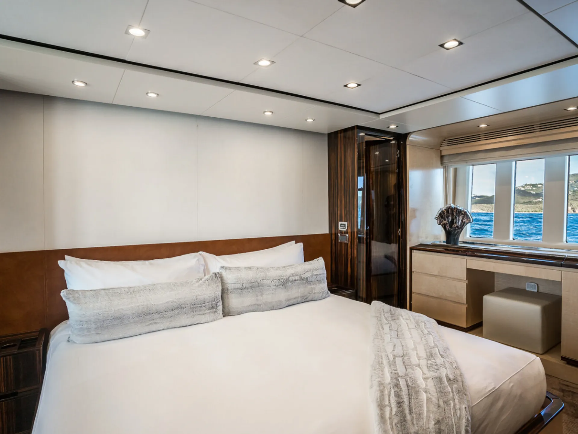 Azimut 84' Azimut in Newport, RI — photo 6