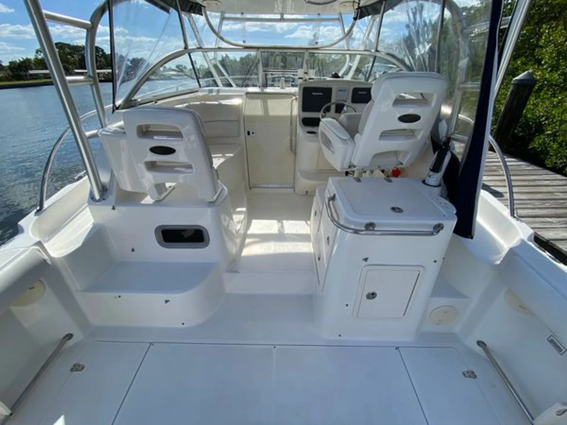 Boston Whaler 305 Conquest in Salem, MA — photo 2