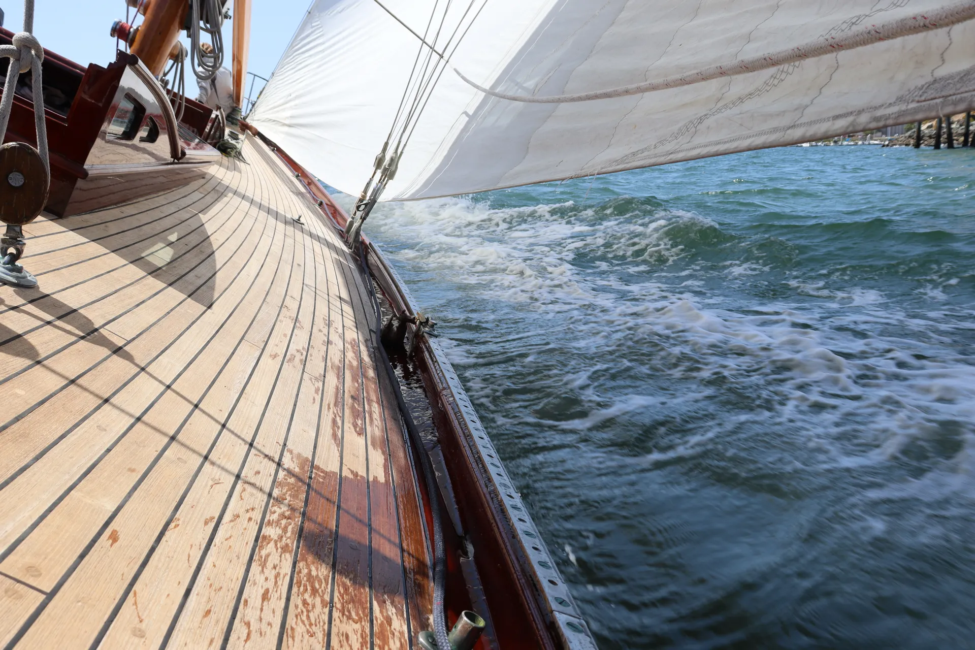 Classic Wooden Racing Yacht with Timeless Elegance