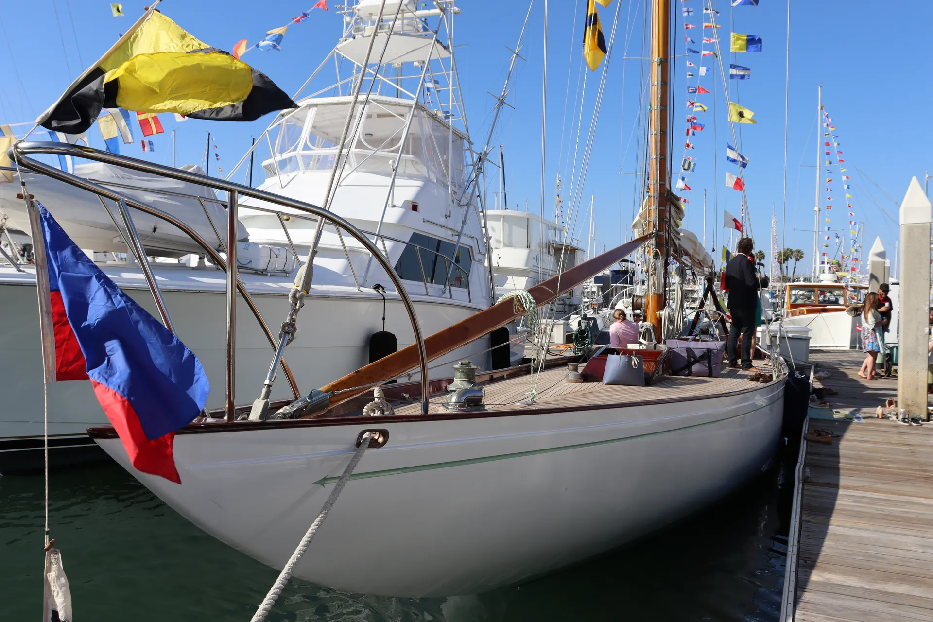 Classic Wooden Racing Yacht with Timeless Elegance