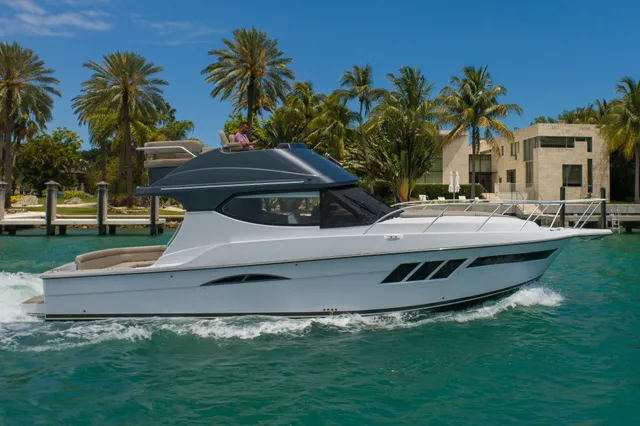 Rent a SILVERTON MARINE cruiser in Somers Point, NJ near me