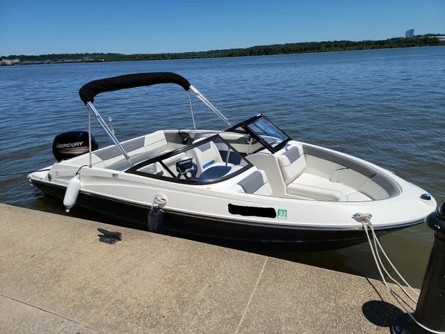 Rent a BAYLINER bow rider in Arlington, VA near me
