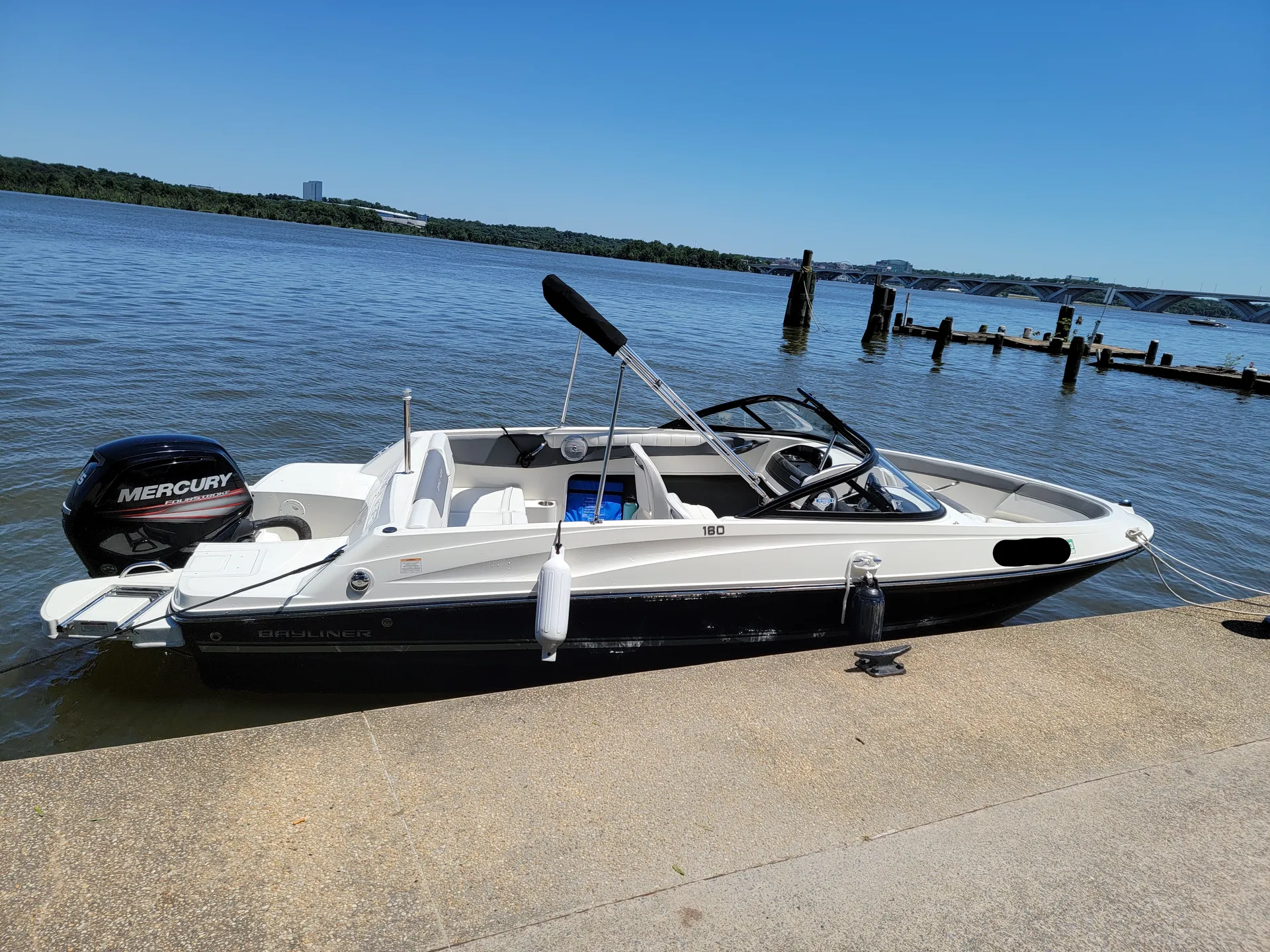 Bayliner Bowrider 180 – Sunny Days, Smooth Waves, DC Waterways!