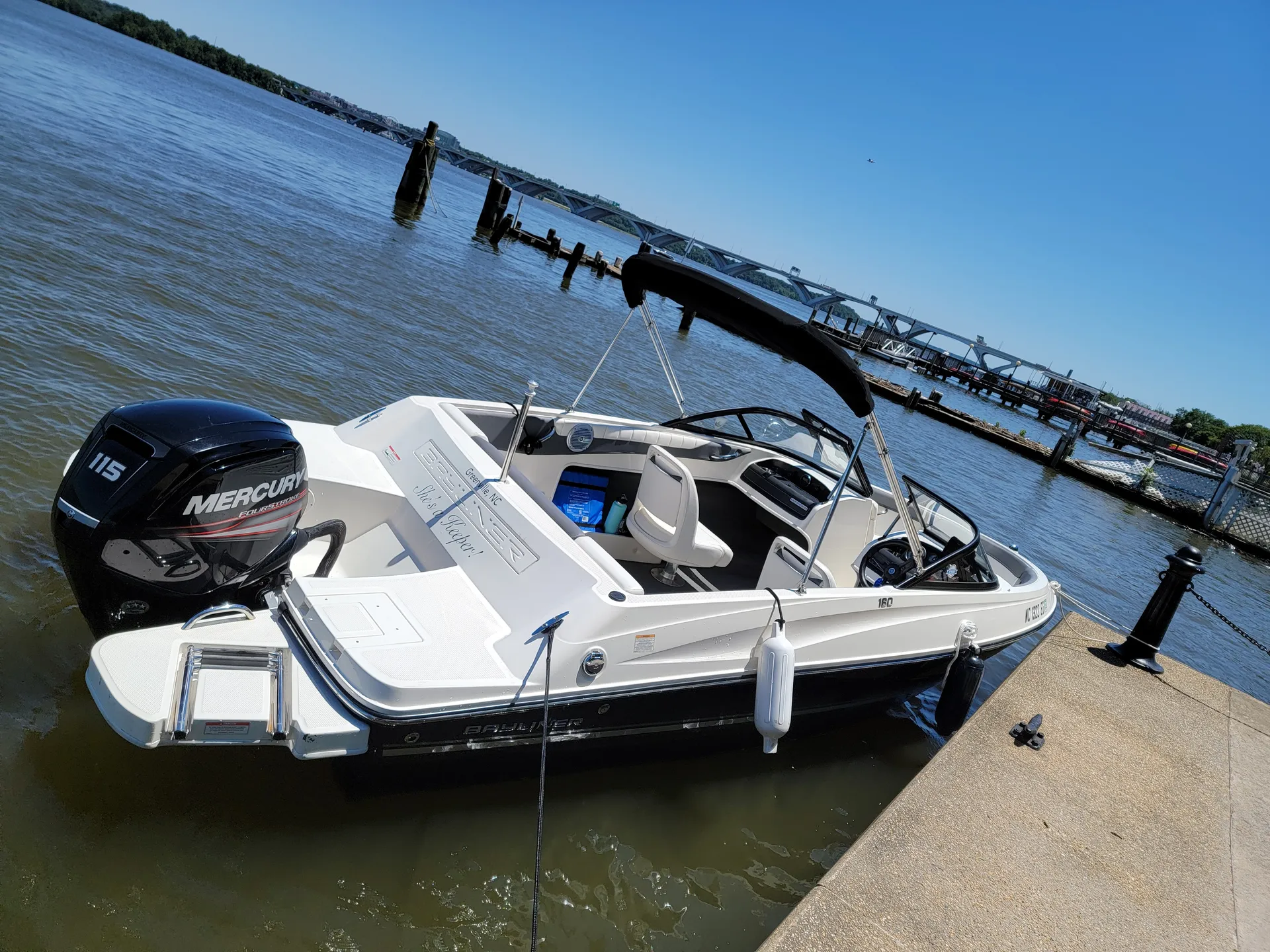 Bayliner Bowrider 180 – Sunny Days, Smooth Waves, DC Waterways!