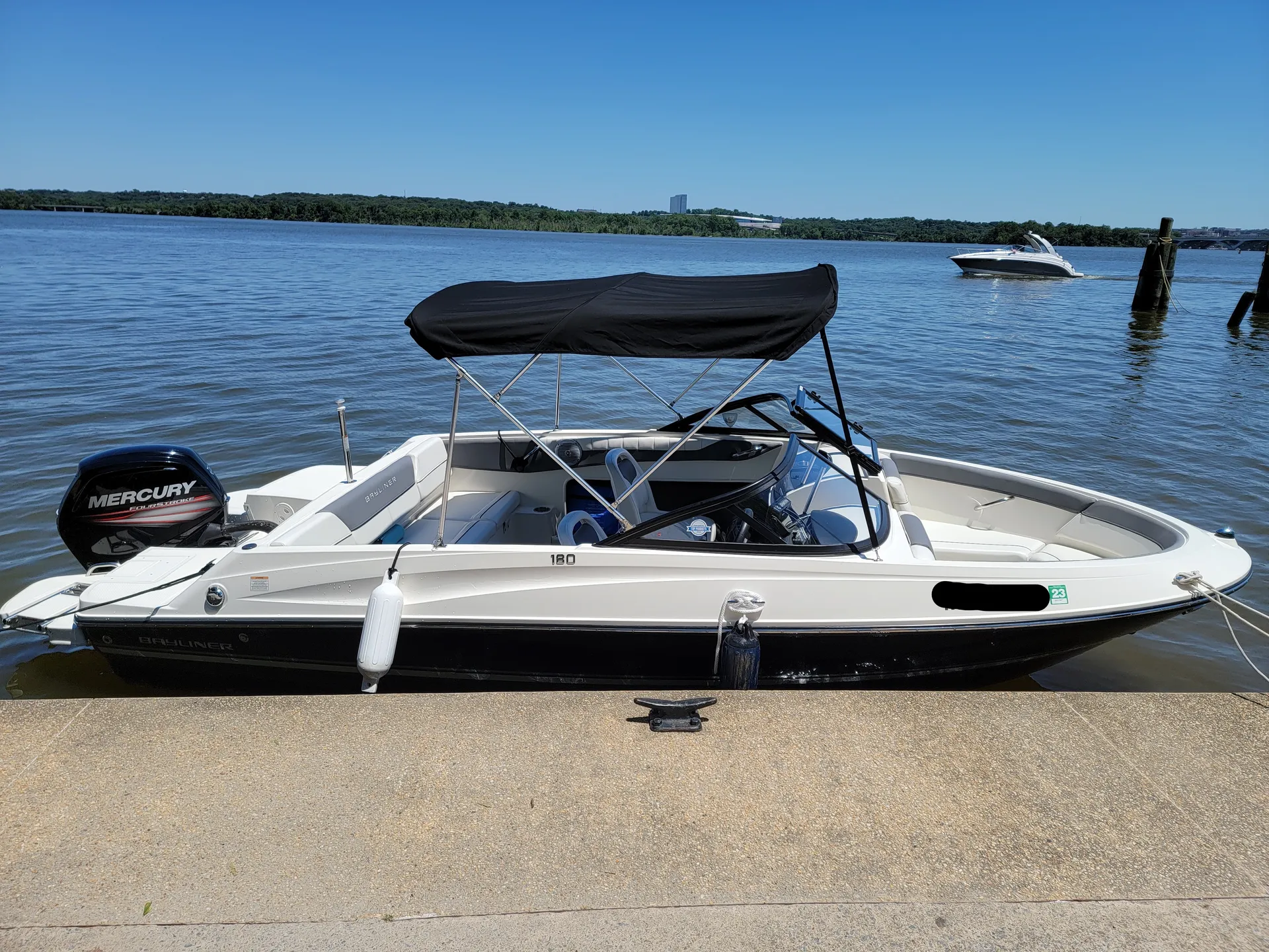 Bayliner Bowrider 180 – Sunny Days, Smooth Waves, DC Waterways!