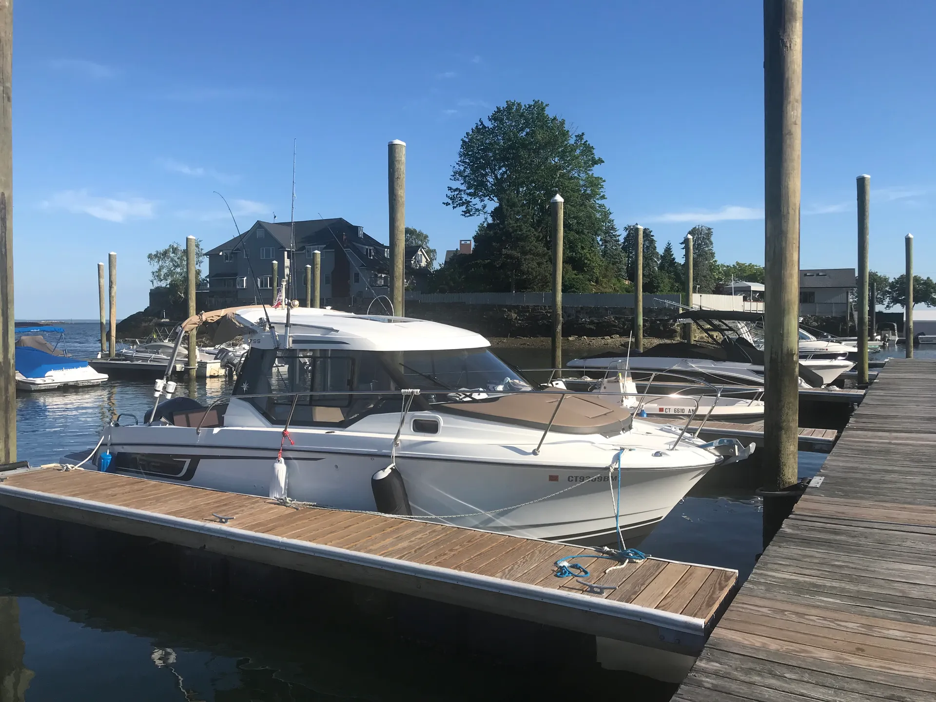 LIS, NYC, CT Cruise on a French Boat with friends 